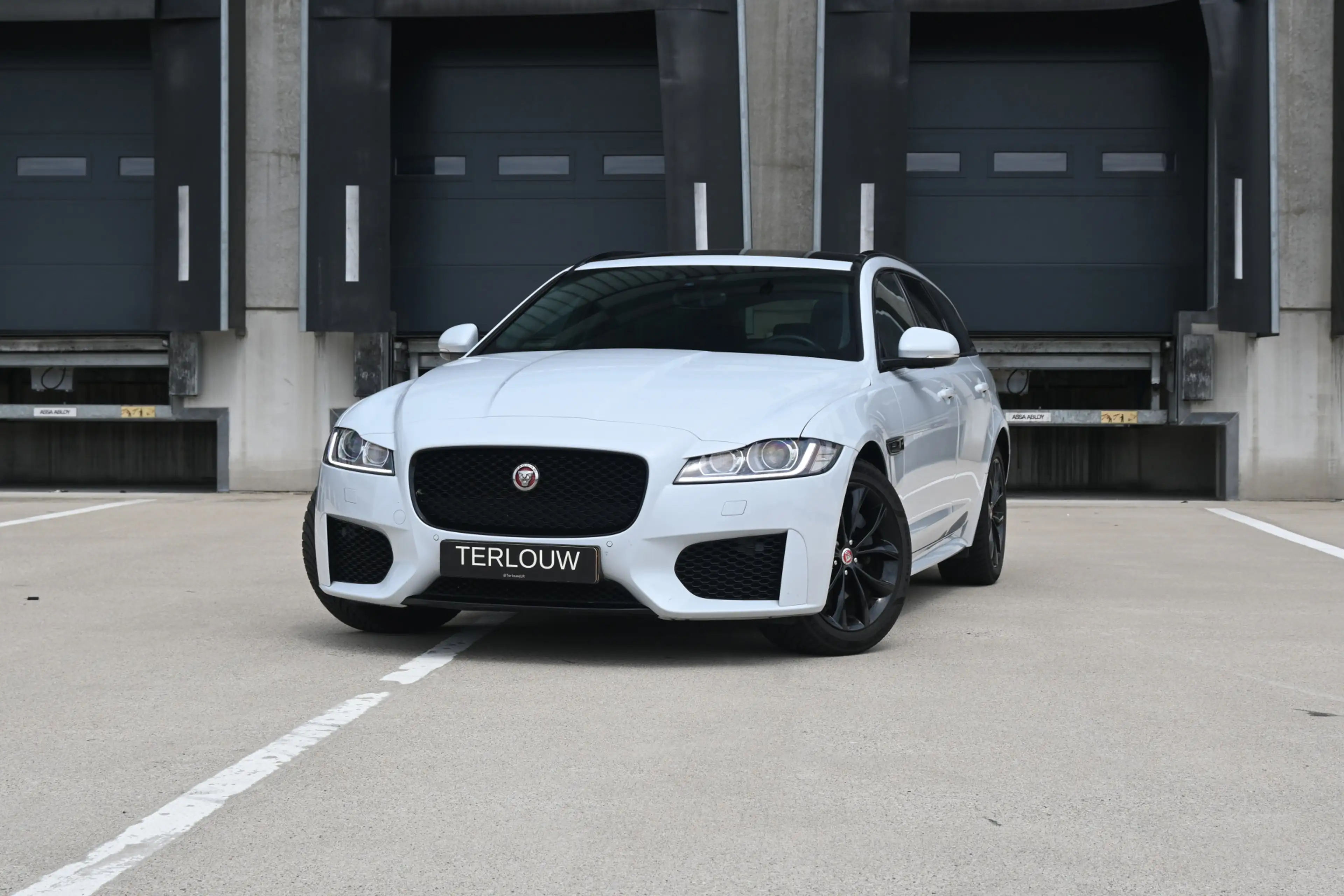 Jaguar XF Sportbrake 2.0t Chequered Flag