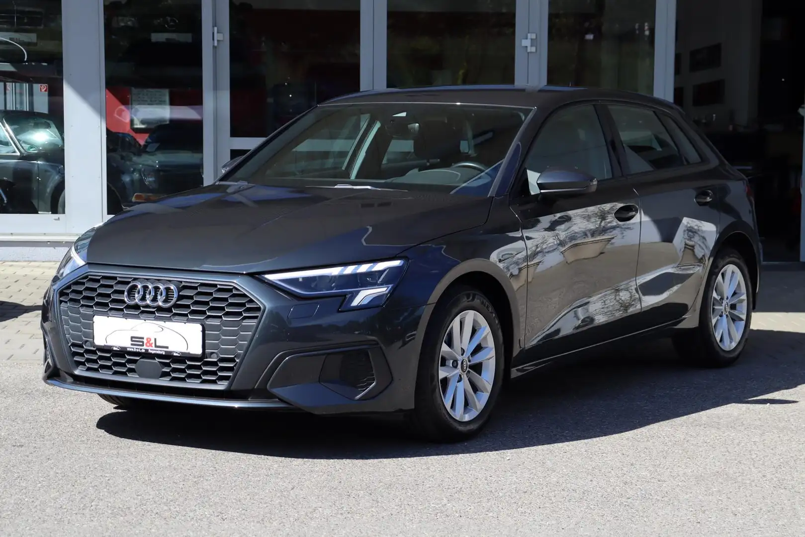 Audi A3 Sportback 35TDI/Business/MMINavi+/Virtual/LED Grijs - 1