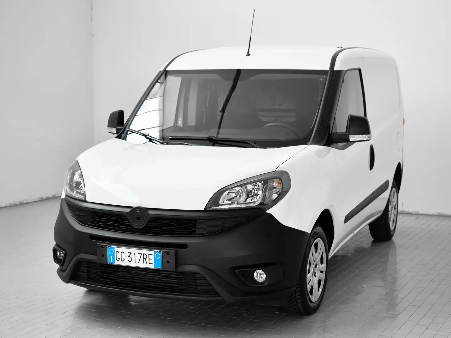 Fiat Doblo 1.3 MJT S&S PC-TN Cargo Lounge White - 1