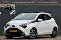 Toyota Aygo 1.0 VVT-i X-Joy Cabrio | Carplay | Climaat Control Wit - thumbnail 1