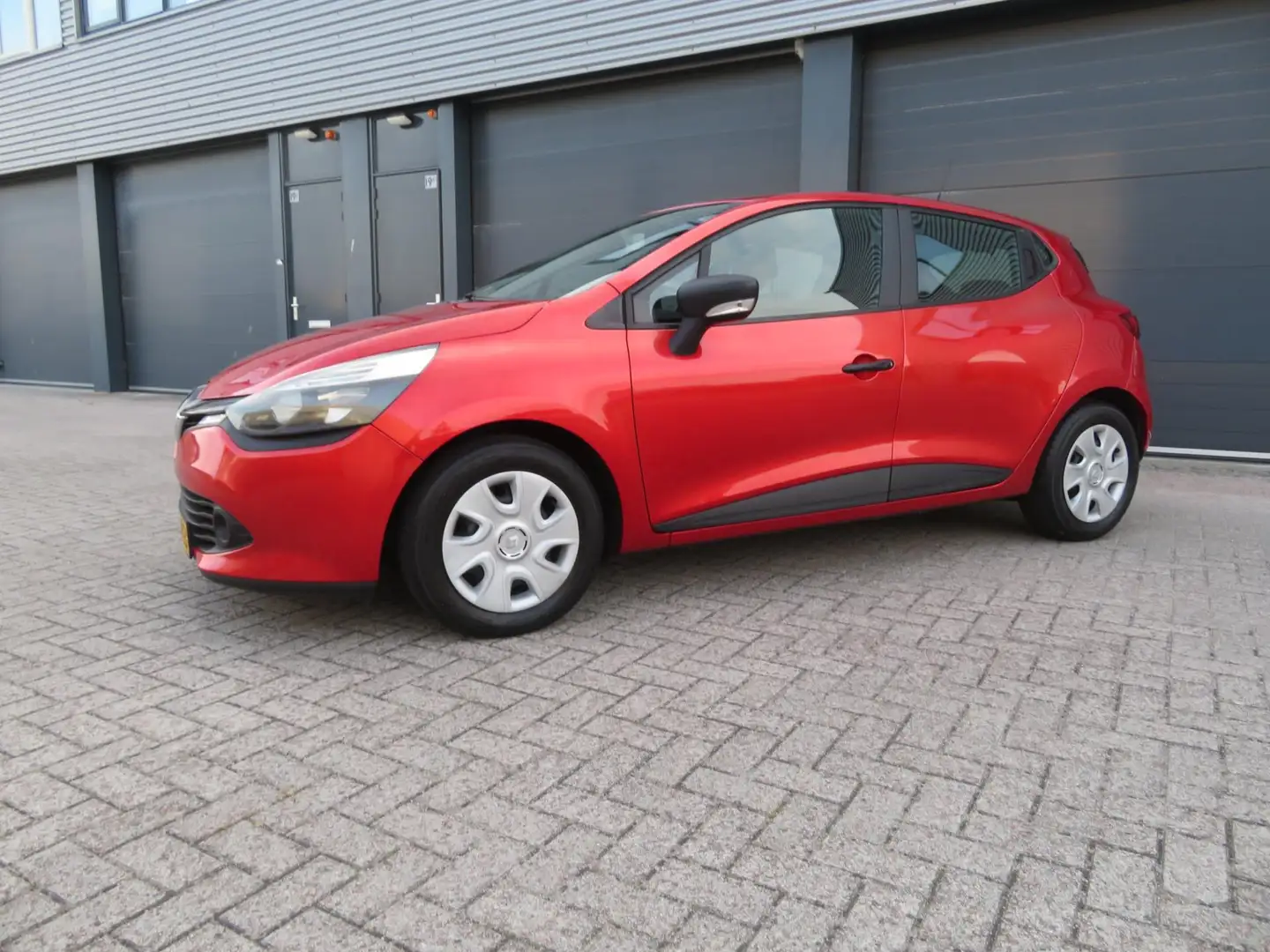 Renault Clio 0.9 TCe Authentique 5 deurs airco 103233 km nap Rosso - 2