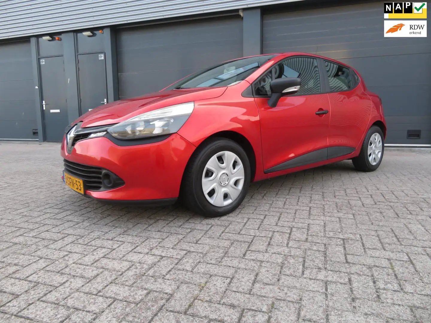 Renault Clio 0.9 TCe Authentique 5 deurs airco 103233 km nap Rosso - 1