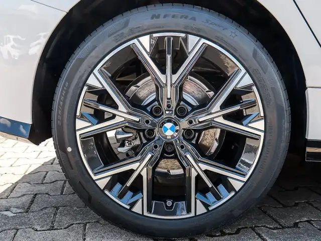 BMW M view 4