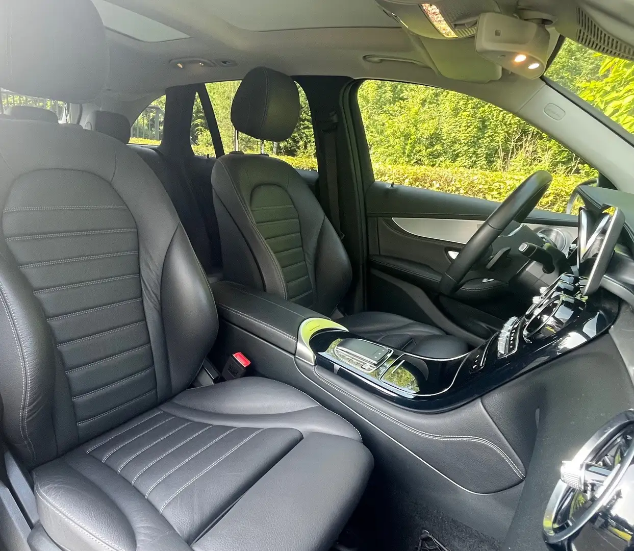 Mercedes-Benz GLC 300 4MATIC Grijs - 2