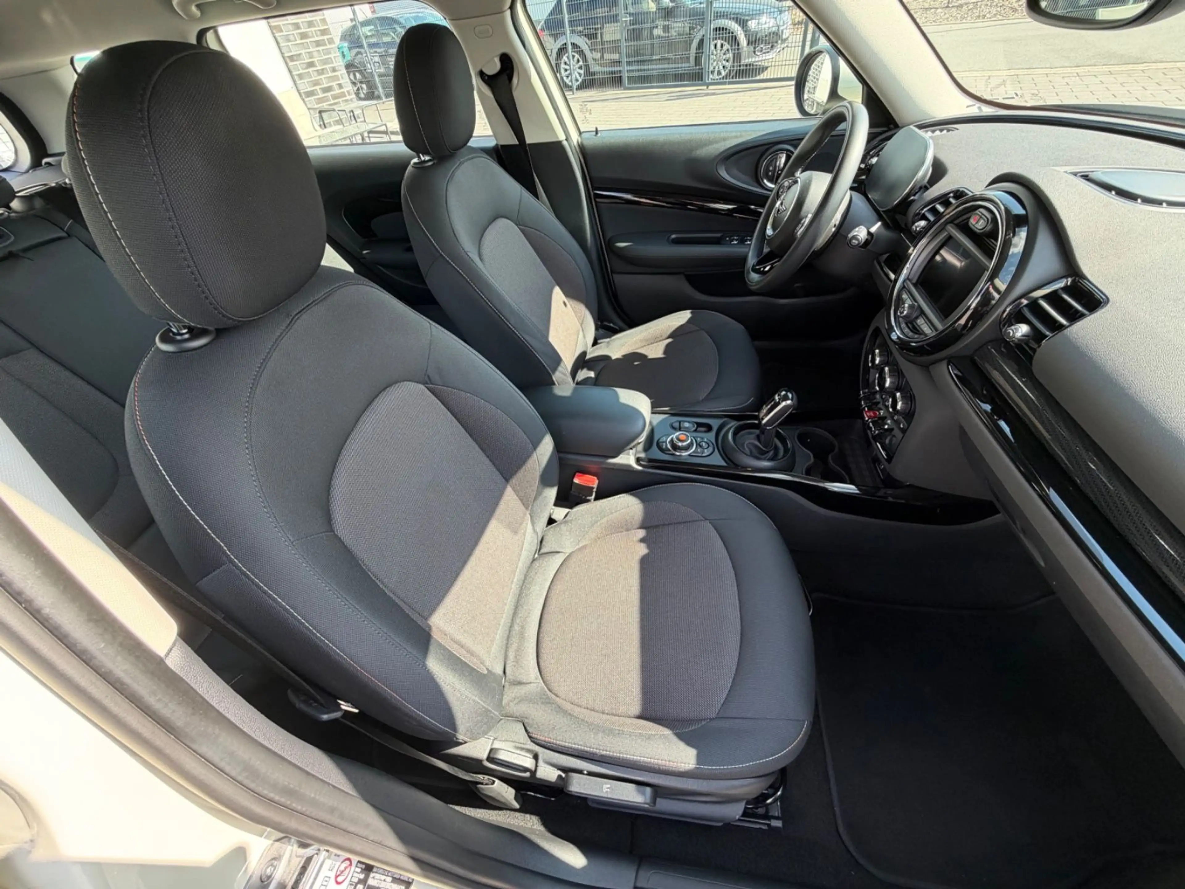MINI One D Clubman *LED*NAVI*SHZ*AHK*GARANTIE*TOP* — photo 14
