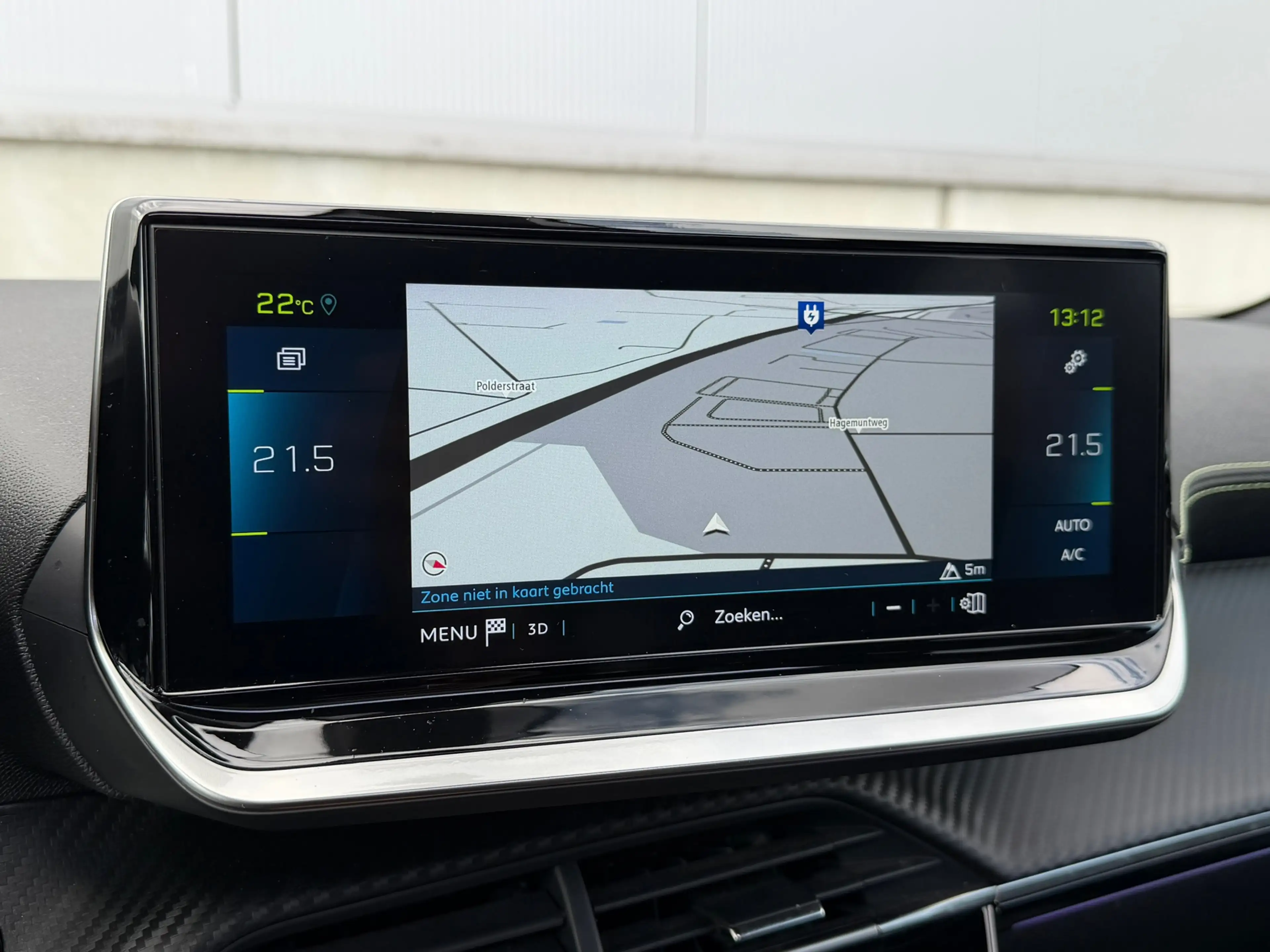 Peugeot e-2008 EV GT 50 kWh Pano Massage Soh 95% — photo 13