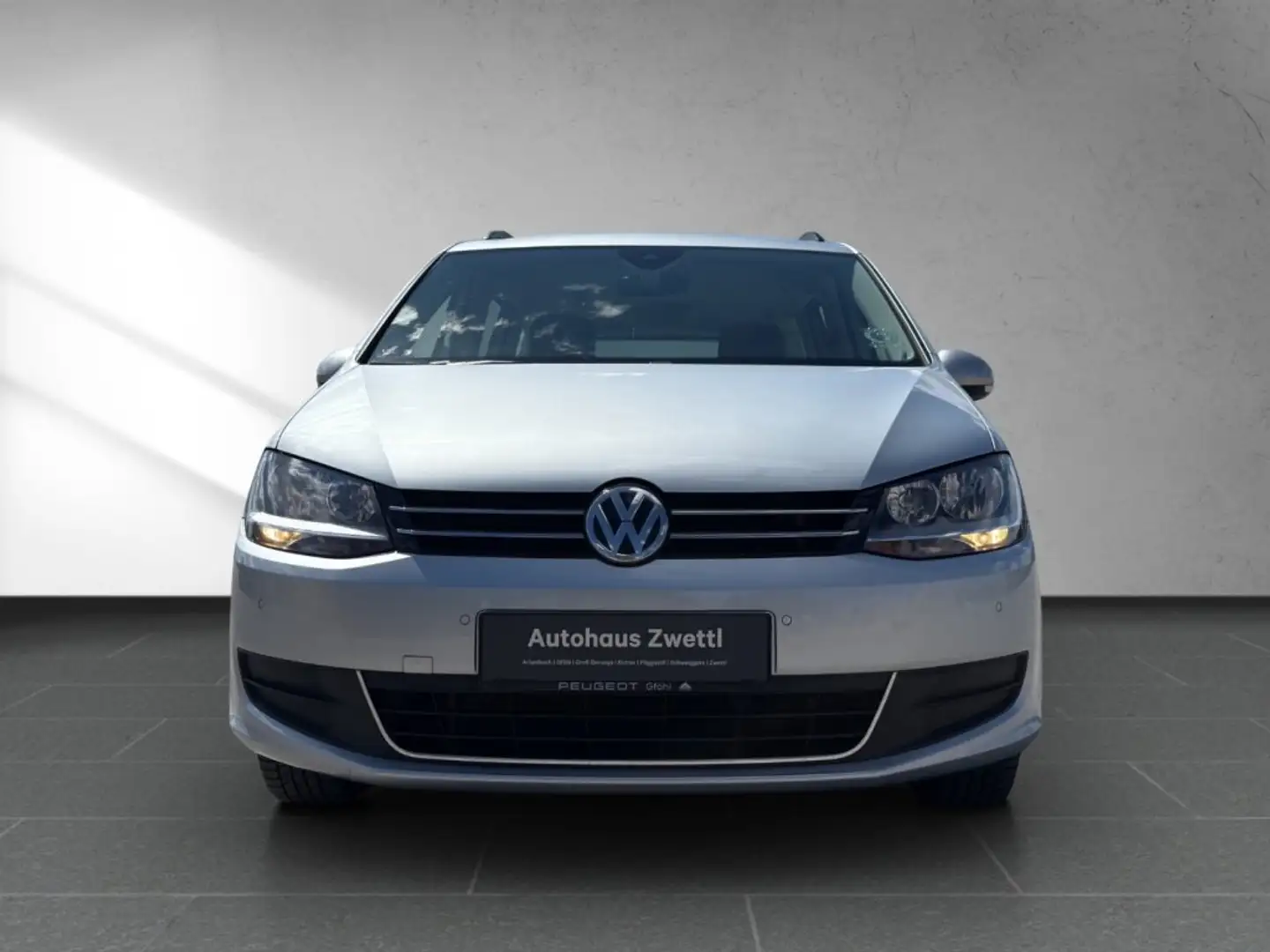 Volkswagen Sharan Comfortline SCR 2,0 TDI DSG Argintiu - 2