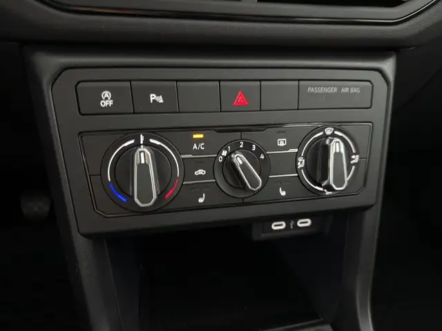 Volkswagen T-Cross view 11