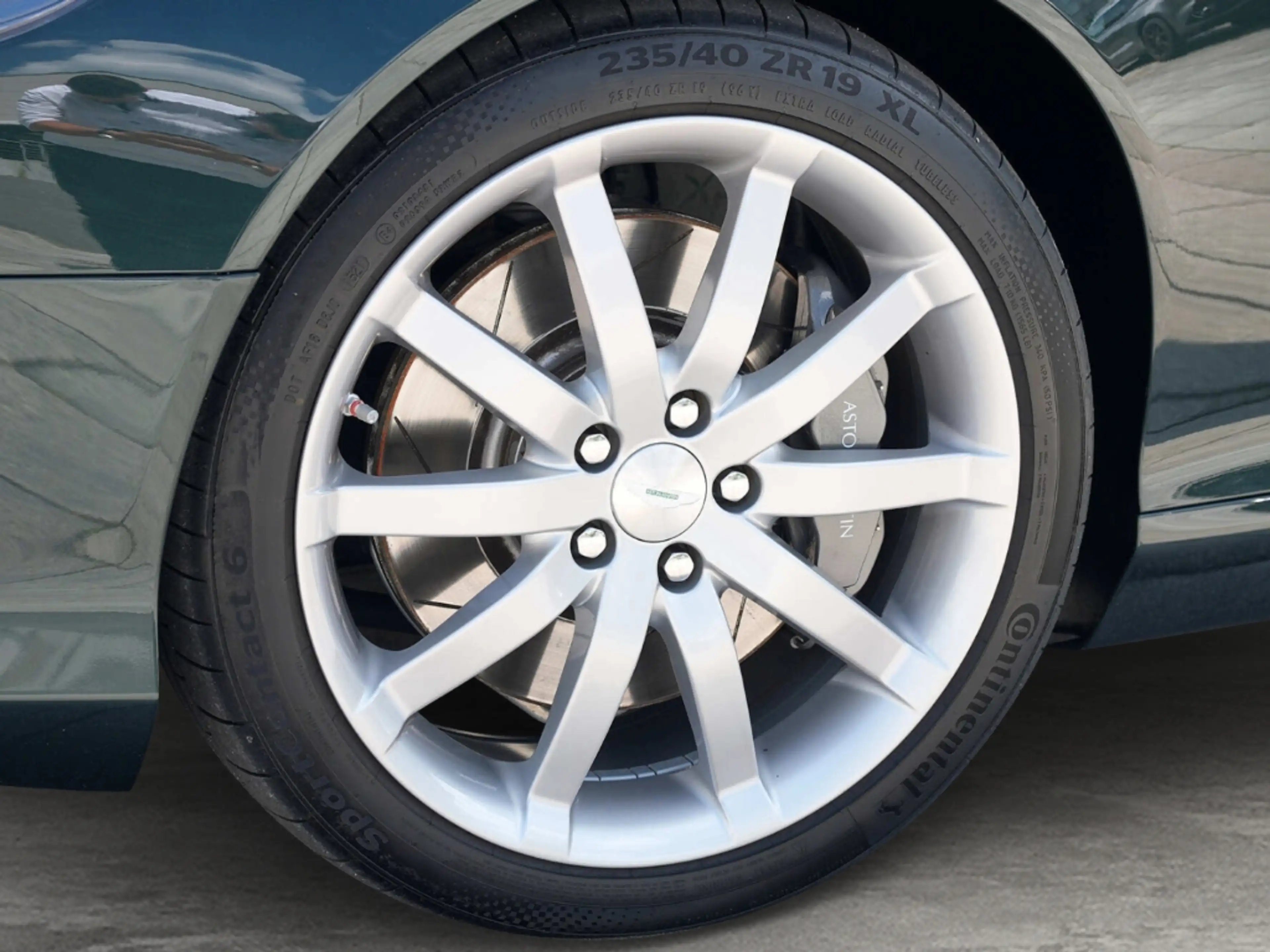 Aston Martin DB9 Ghilles Green / Sandstorm nur 21699km — photo 12