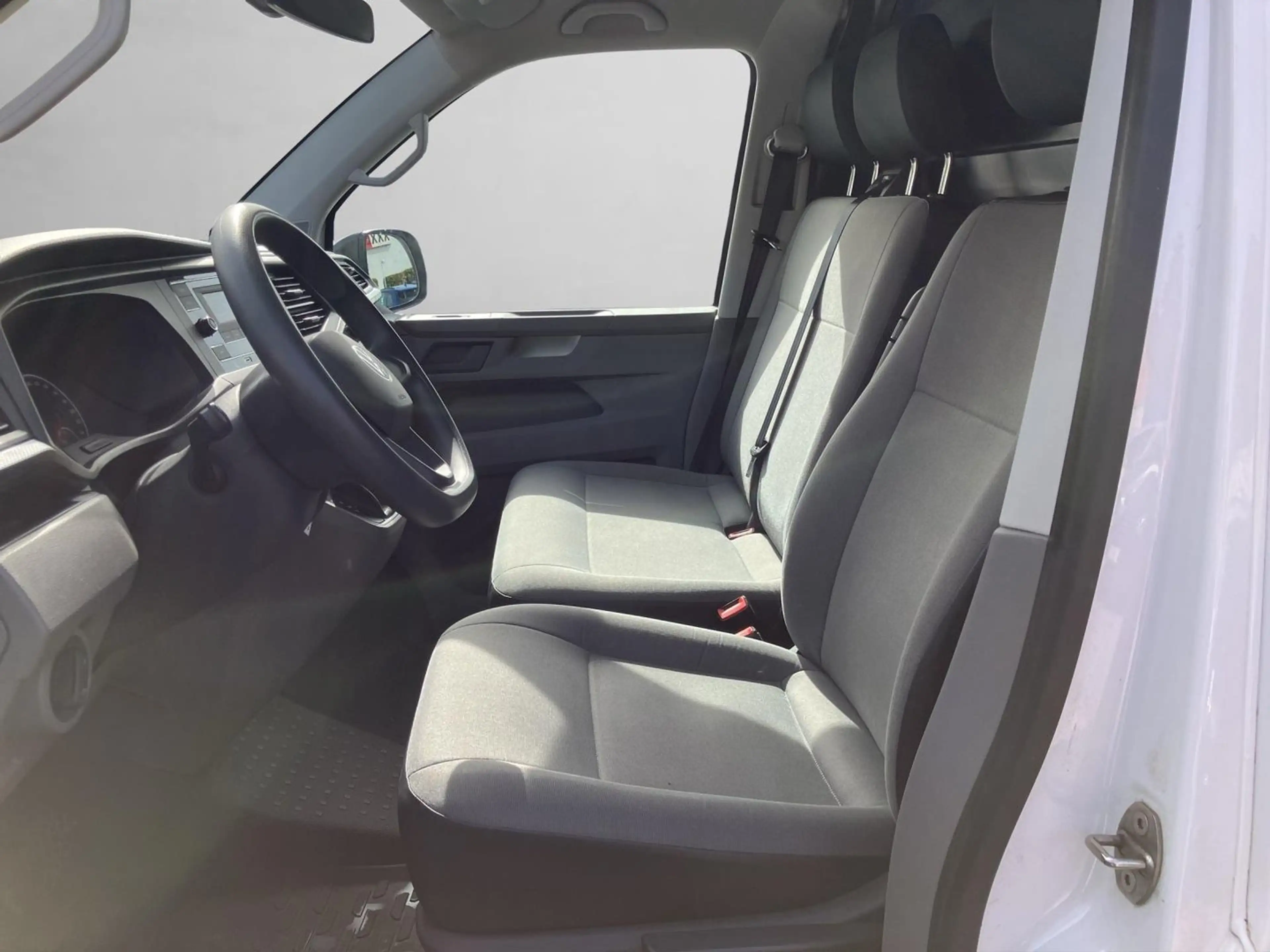 Volkswagen T6.1 Transporter VW Transporter T6.1 Kastenwagen TDI — photo 8
