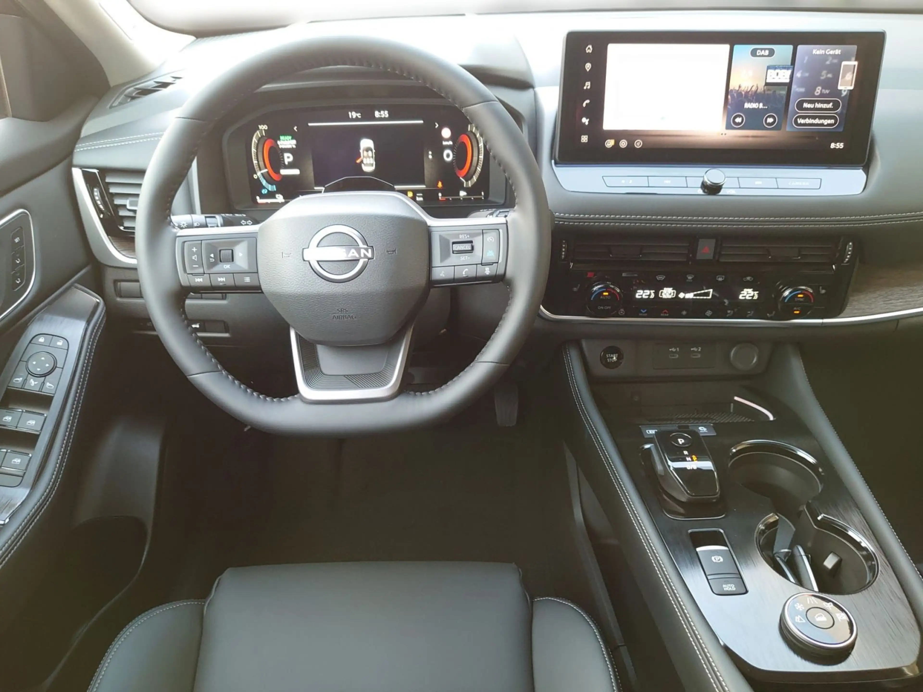 Nissan X-Trail e-Power e-4orce Tekna + Panorama — photo 10