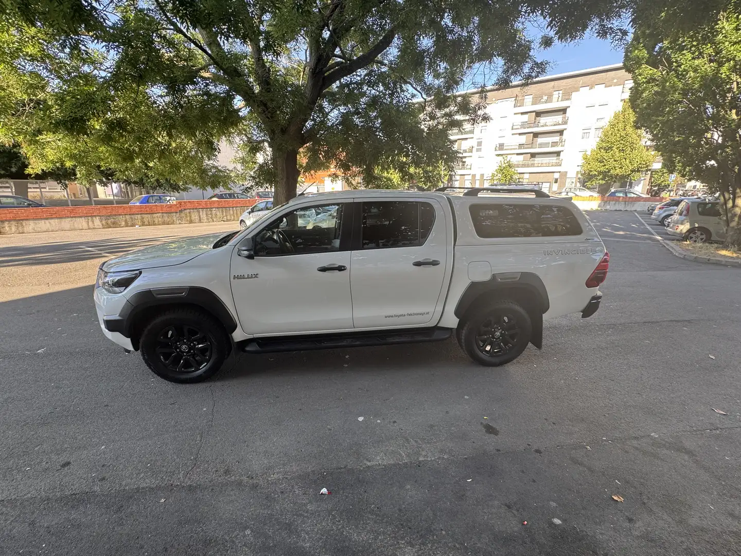 Toyota Hilux DBLE CAB D-4D 4x4 INVINCIBLE 2.8 - 2