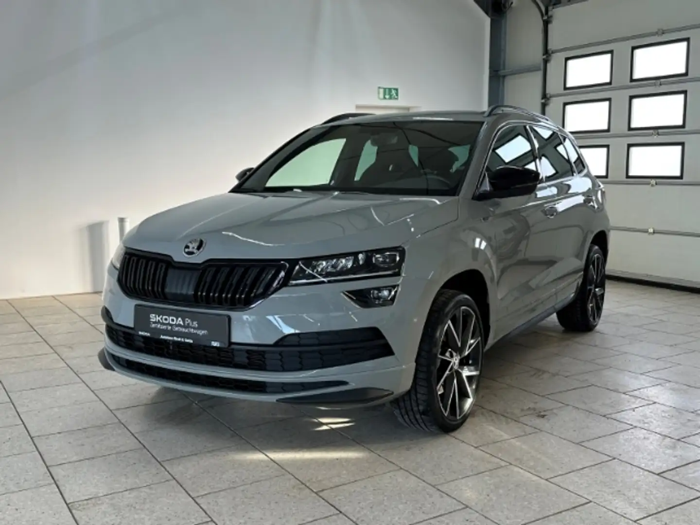 Skoda Karoq 1.5 TSI DSG Sportline Navi SHZ Freisprech Grau - 2