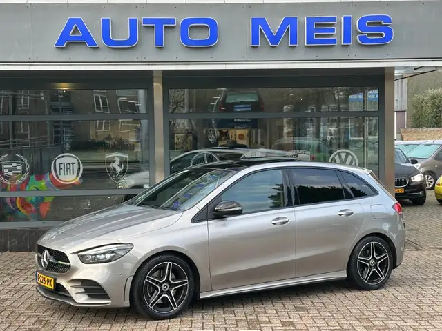 Mercedes-Benz B 220 220 Launch Edition Premium Plus Panoramadak Trekha