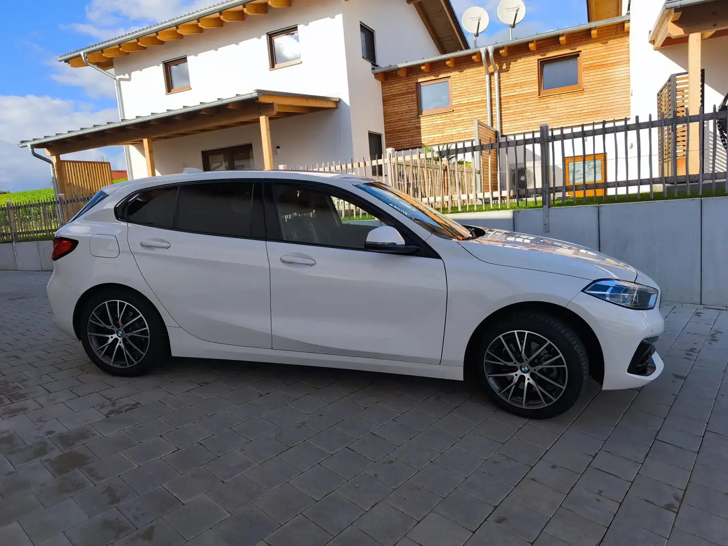 BMW 118 118i Aut. Sport Line Weiß - 1