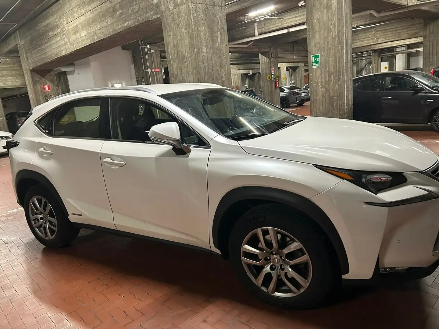 Lexus NX 300 NX I 2014300h 2.5 Executive 4wd cvt Bianco - 1