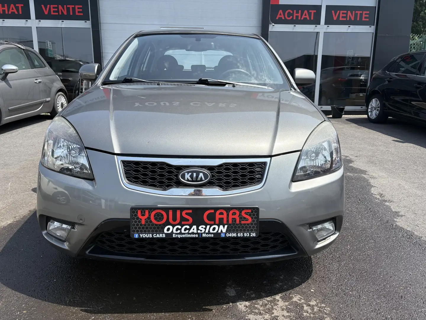 Kia Rio 1.5 CRDi VGT Aventura Grau - 2