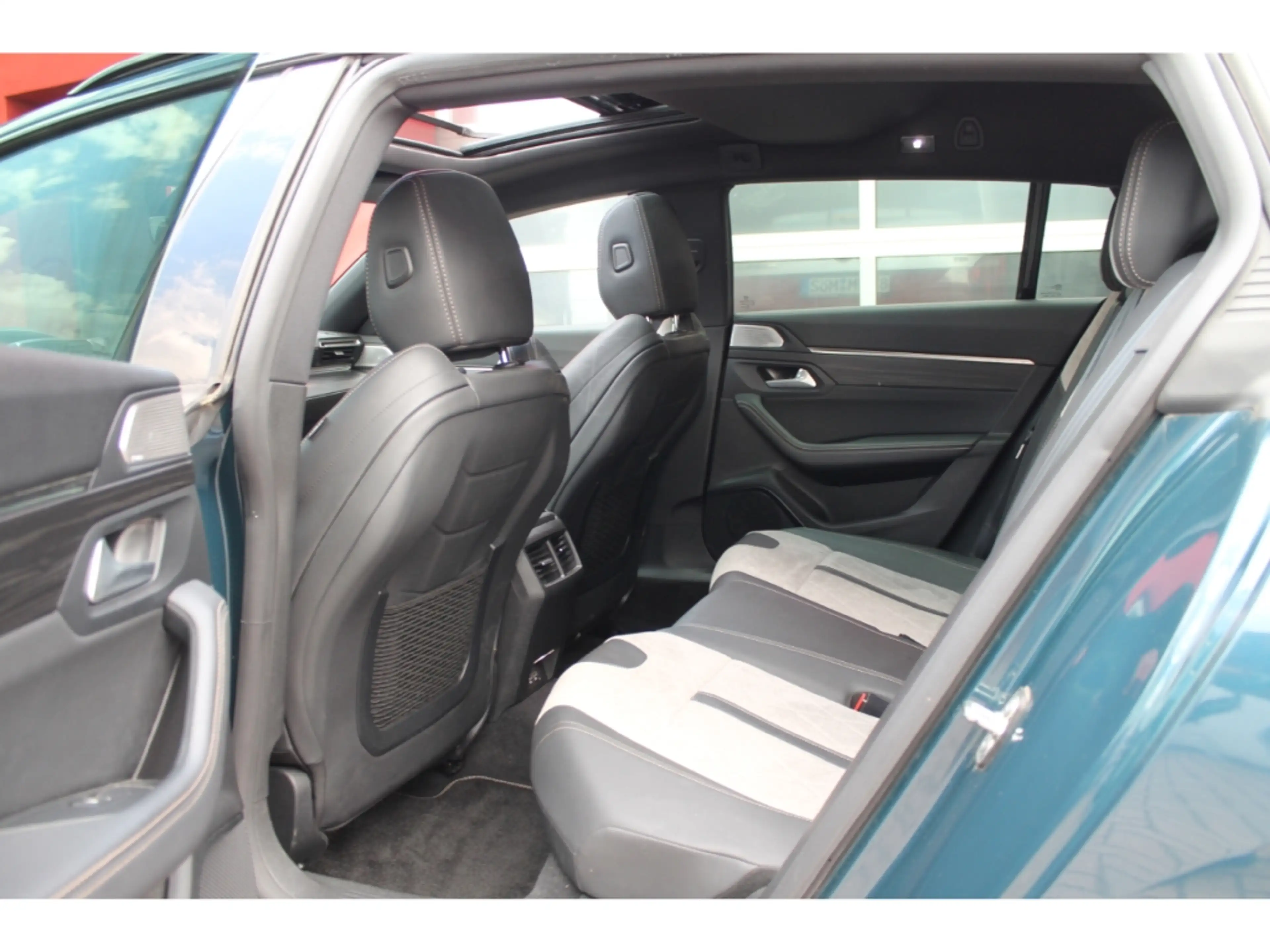 Peugeot 508 SW Hy225 GT Pack Dach Navi 360 eSitz Focal — photo 8