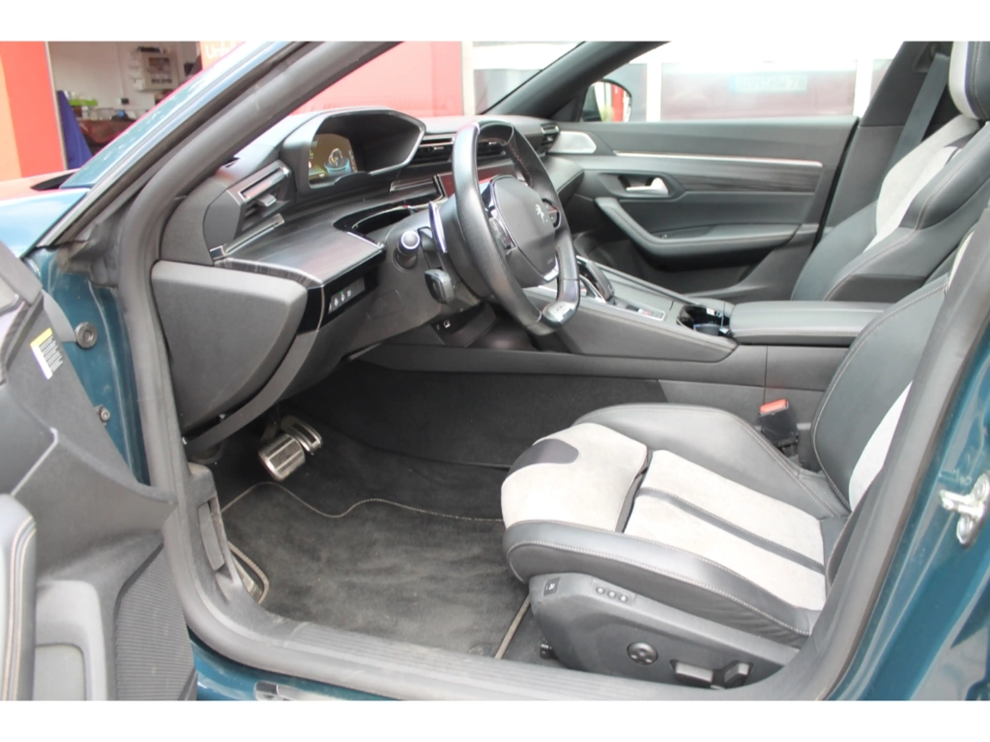 Peugeot 508 SW Hy225 GT Pack Dach Navi 360 eSitz Focal — photo 7