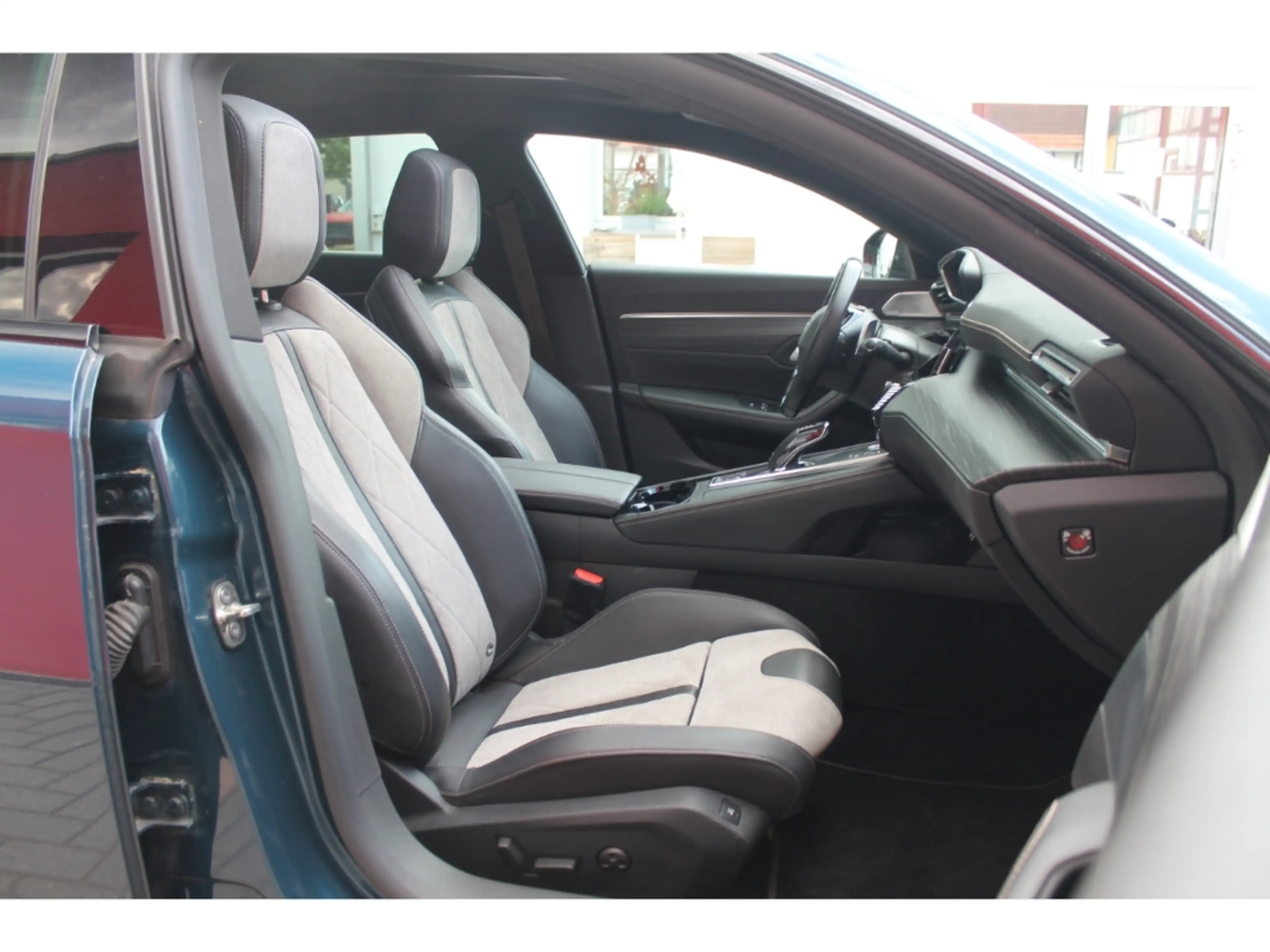 Peugeot 508 SW Hy225 GT Pack Dach Navi 360 eSitz Focal — photo 10