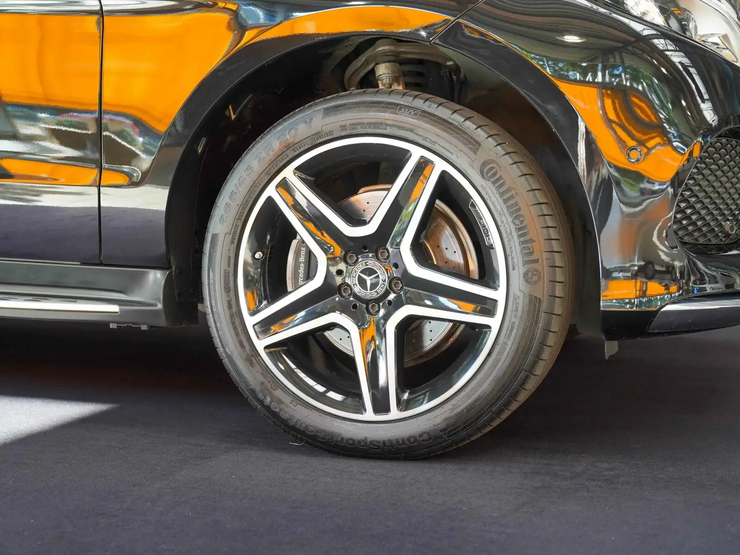Mercedes-Benz GLE 250 GLE 250 d 4M AMG Line LED ILS Schiebedach AHK Schwarz - 2