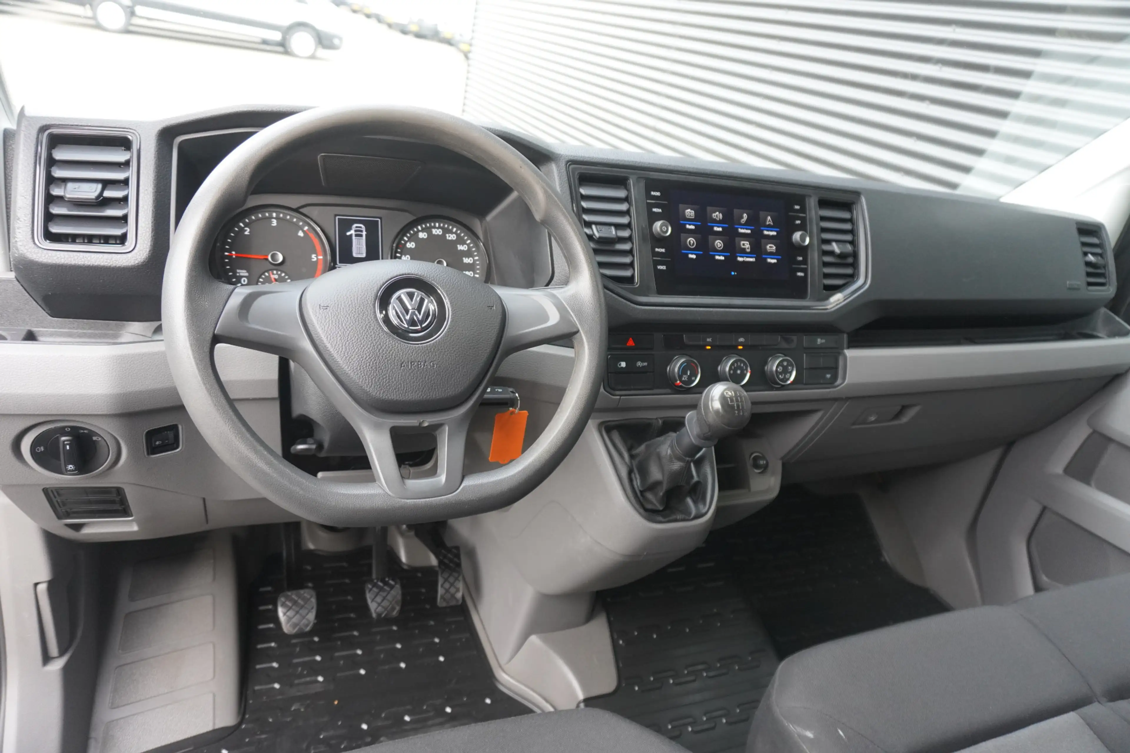 Volkswagen Crafter 140pk L3H3/L2H2 Navigatie Airco Apple Carplay Impe — photo 2