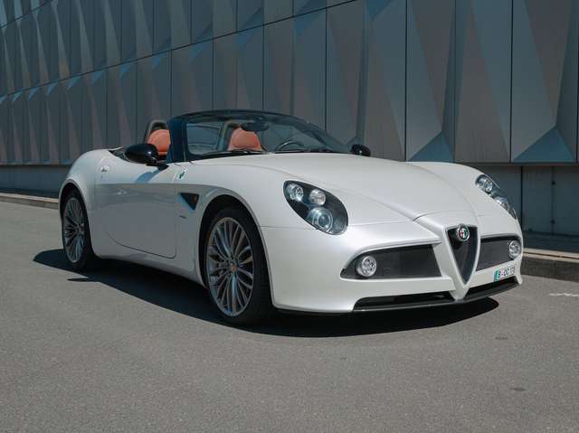 Alfa Romeo 8C