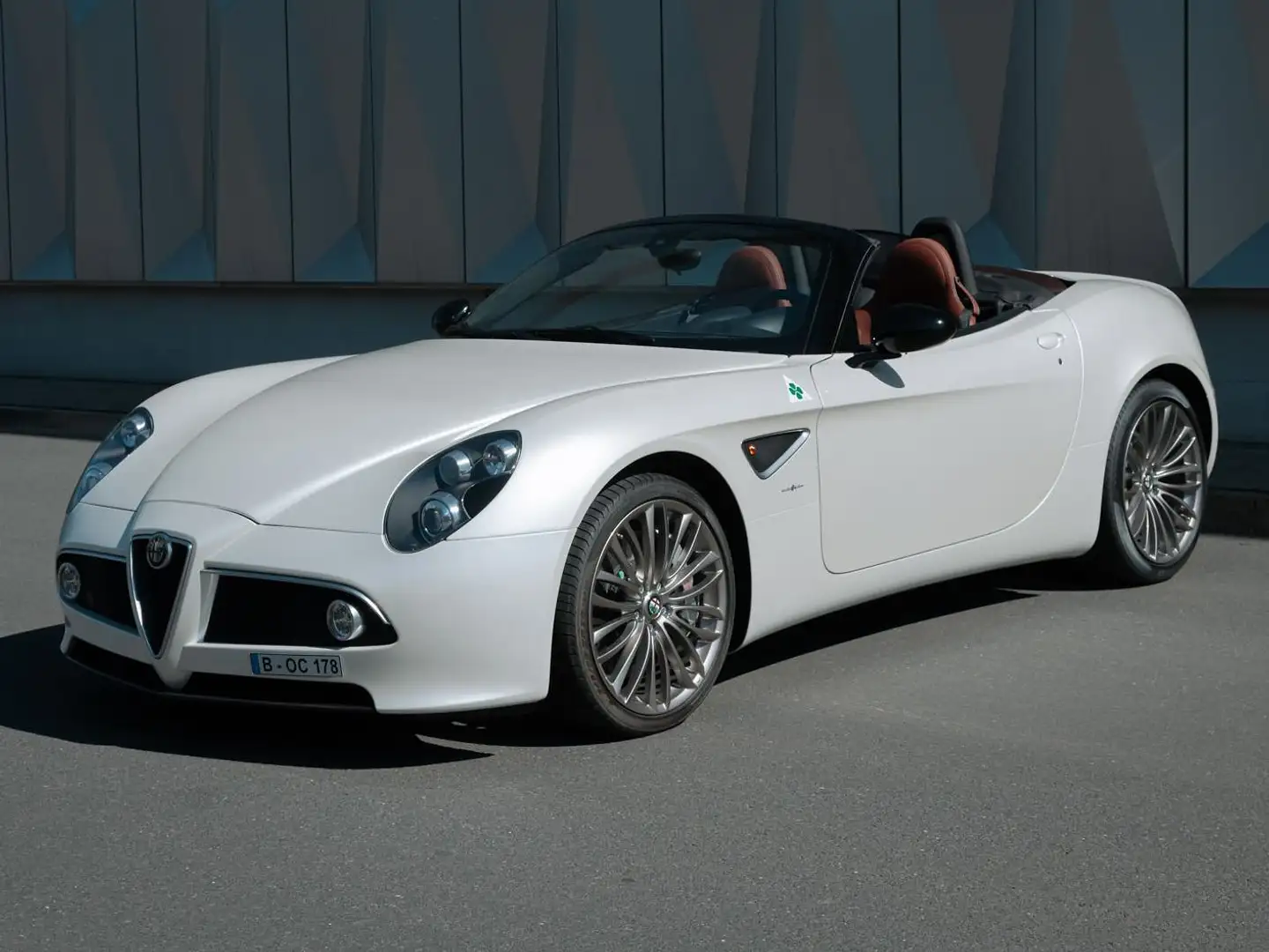 Alfa Romeo 8C Bianco - 1