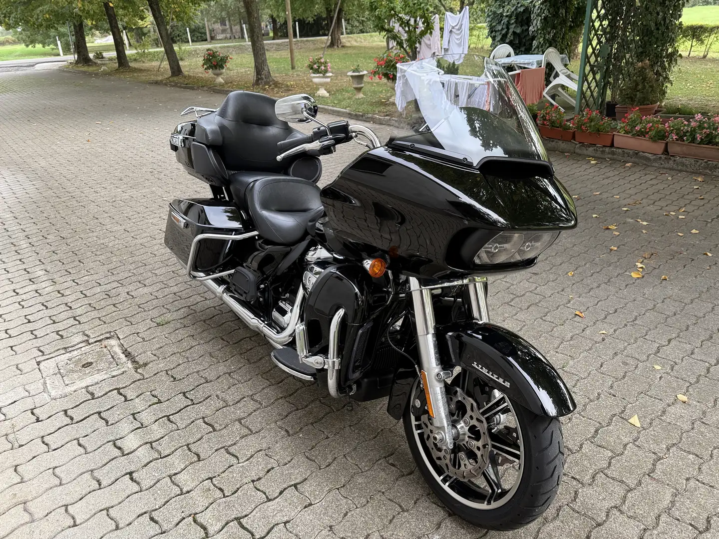 Harley-Davidson Road Glide limited ultra Noir - 1