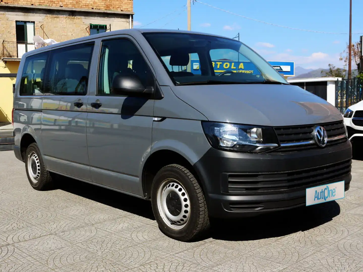 Volkswagen T6 Kombi 2.0 TDI 102CV L1H1 9 POSTI P.CORTO - IVA COMPRESA Grigio - 1