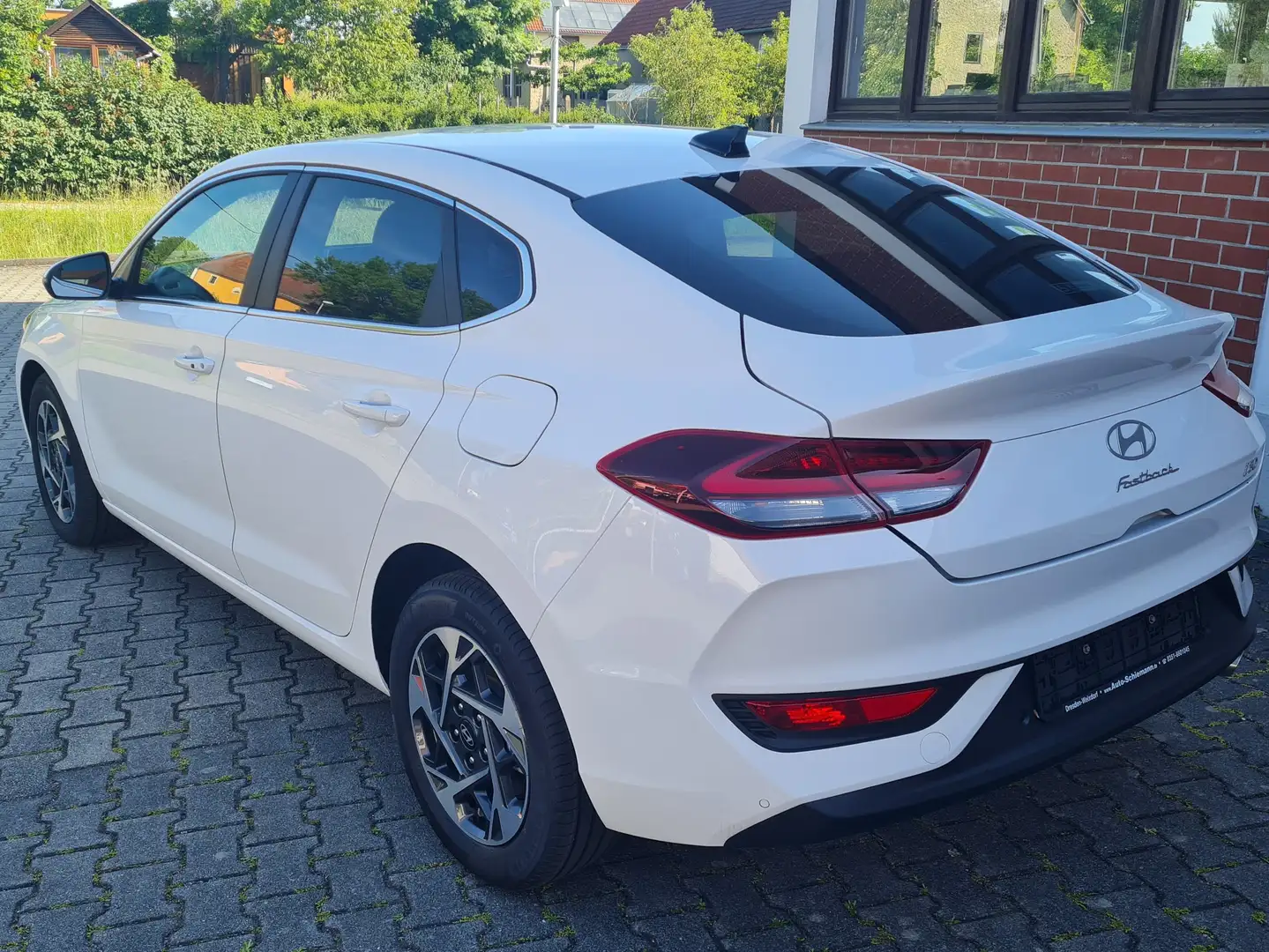 Hyundai i30 1.5 T-GDi MHEV Life NAVI/LED/PDC V&H+RFK Weiß - 1
