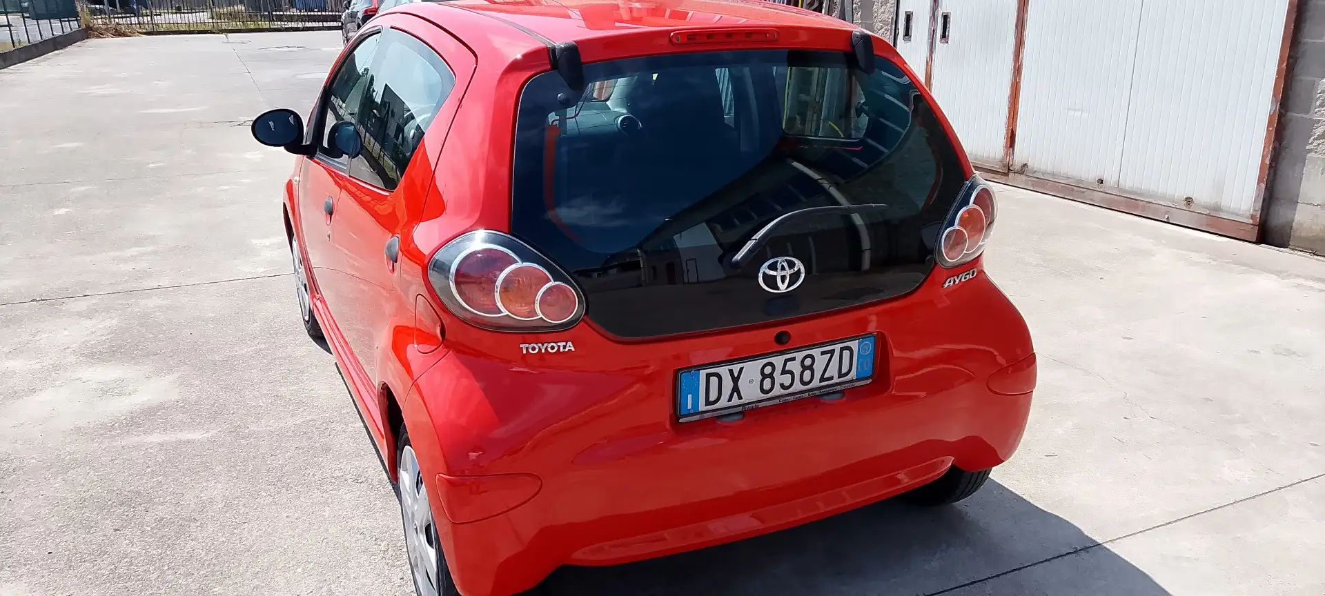 Toyota Aygo 5p 1.0 Now Red Edition - 1