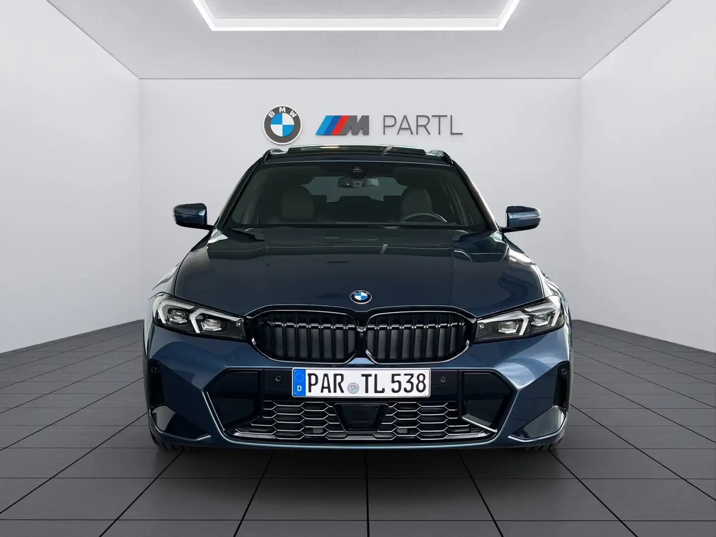 BMW 320 d xDrive Touring M-Sport-Pro PANO AHK ACC 360° Blau - 2
