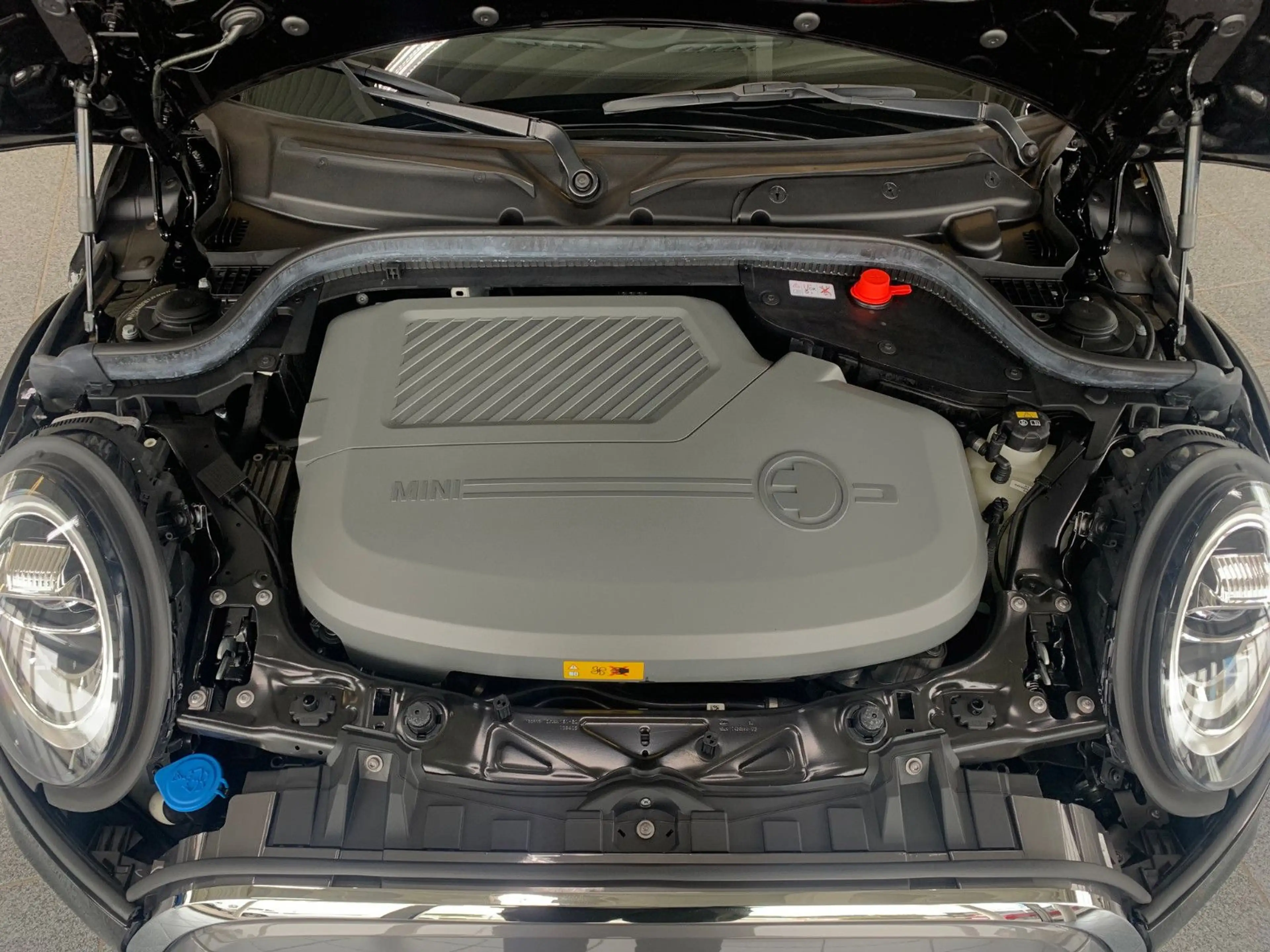 MINI Cooper SE Trim L — photo 12