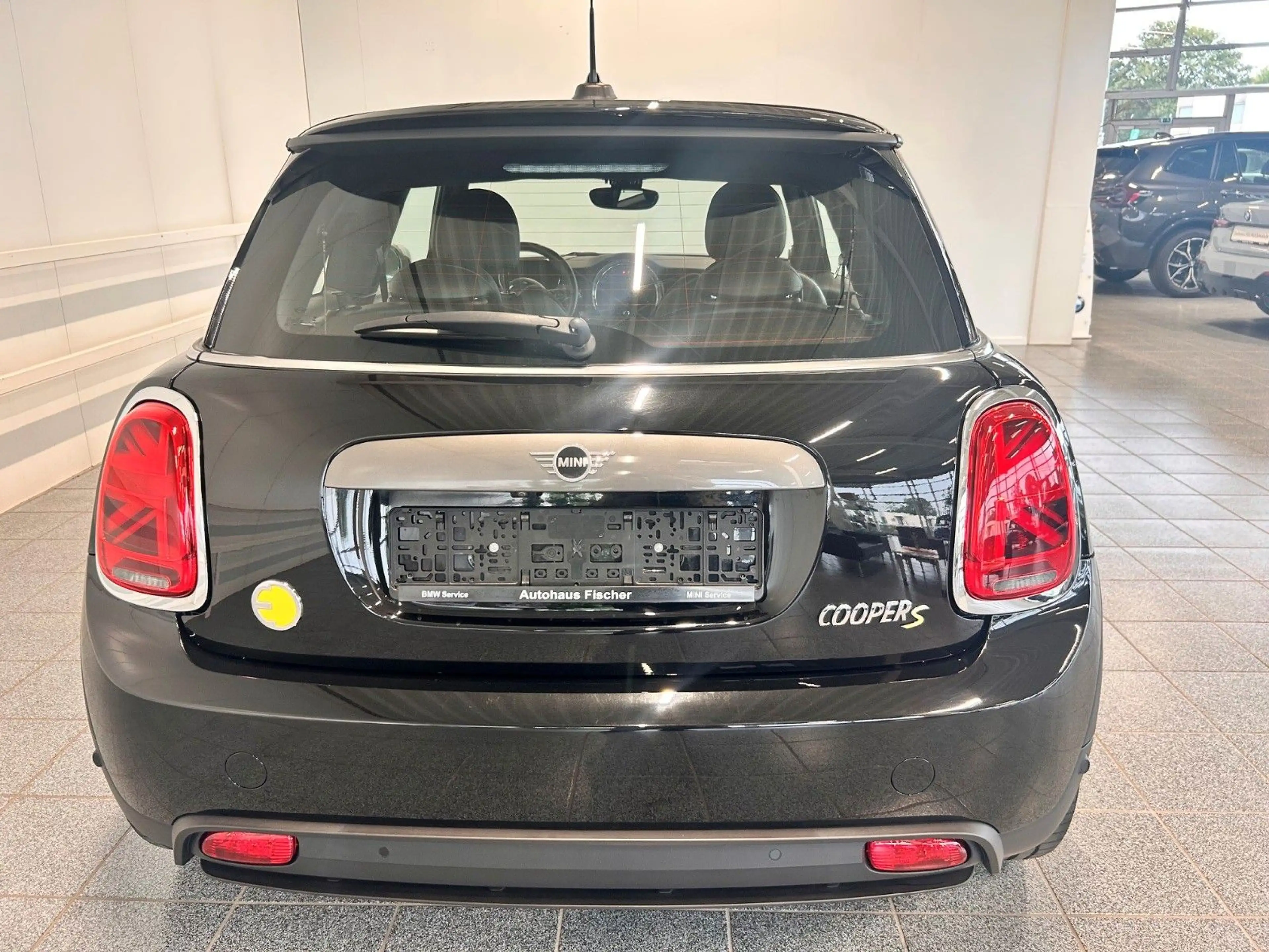 MINI Cooper SE Trim L — photo 6