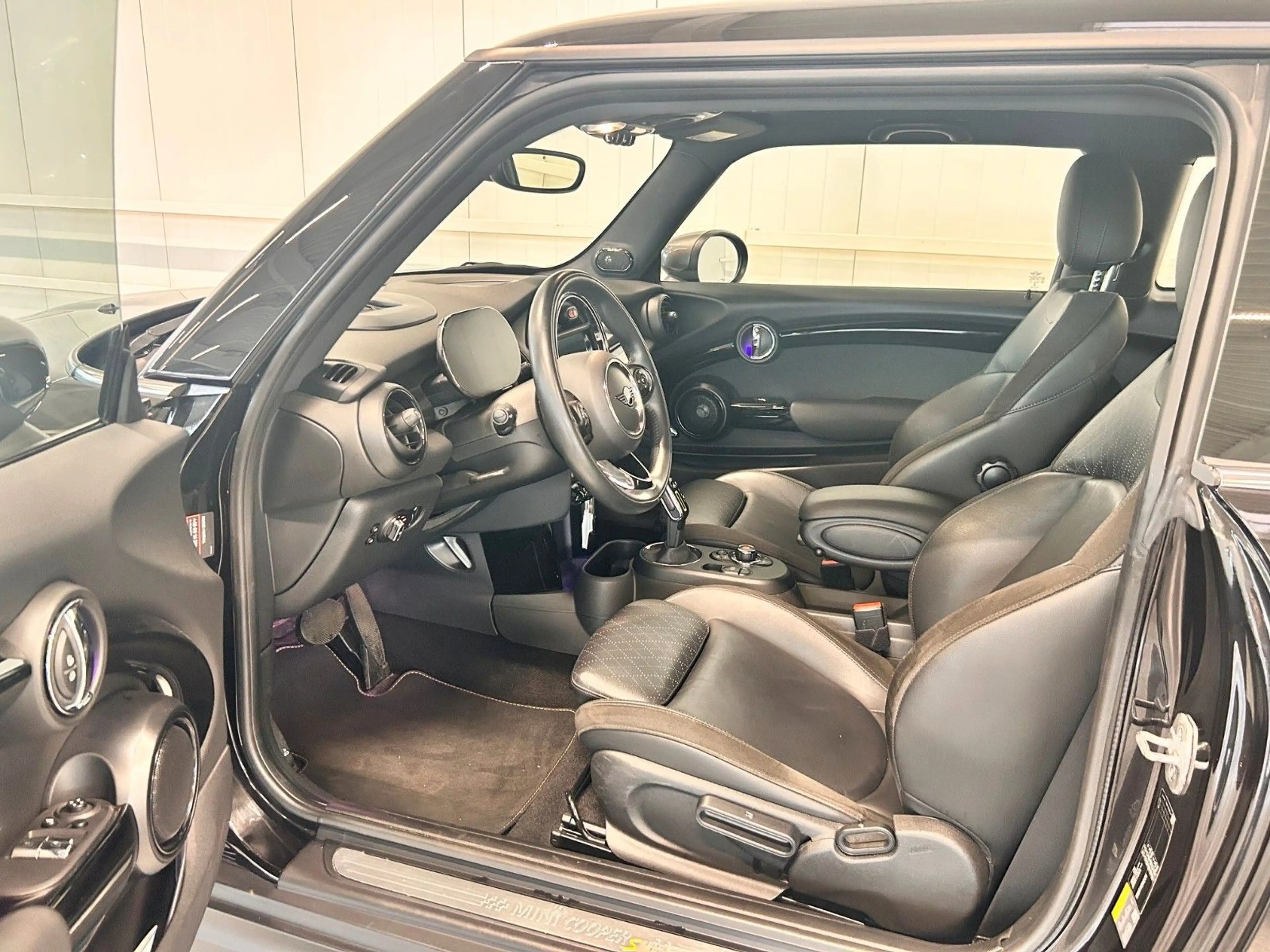 MINI Cooper SE Trim L — photo 7