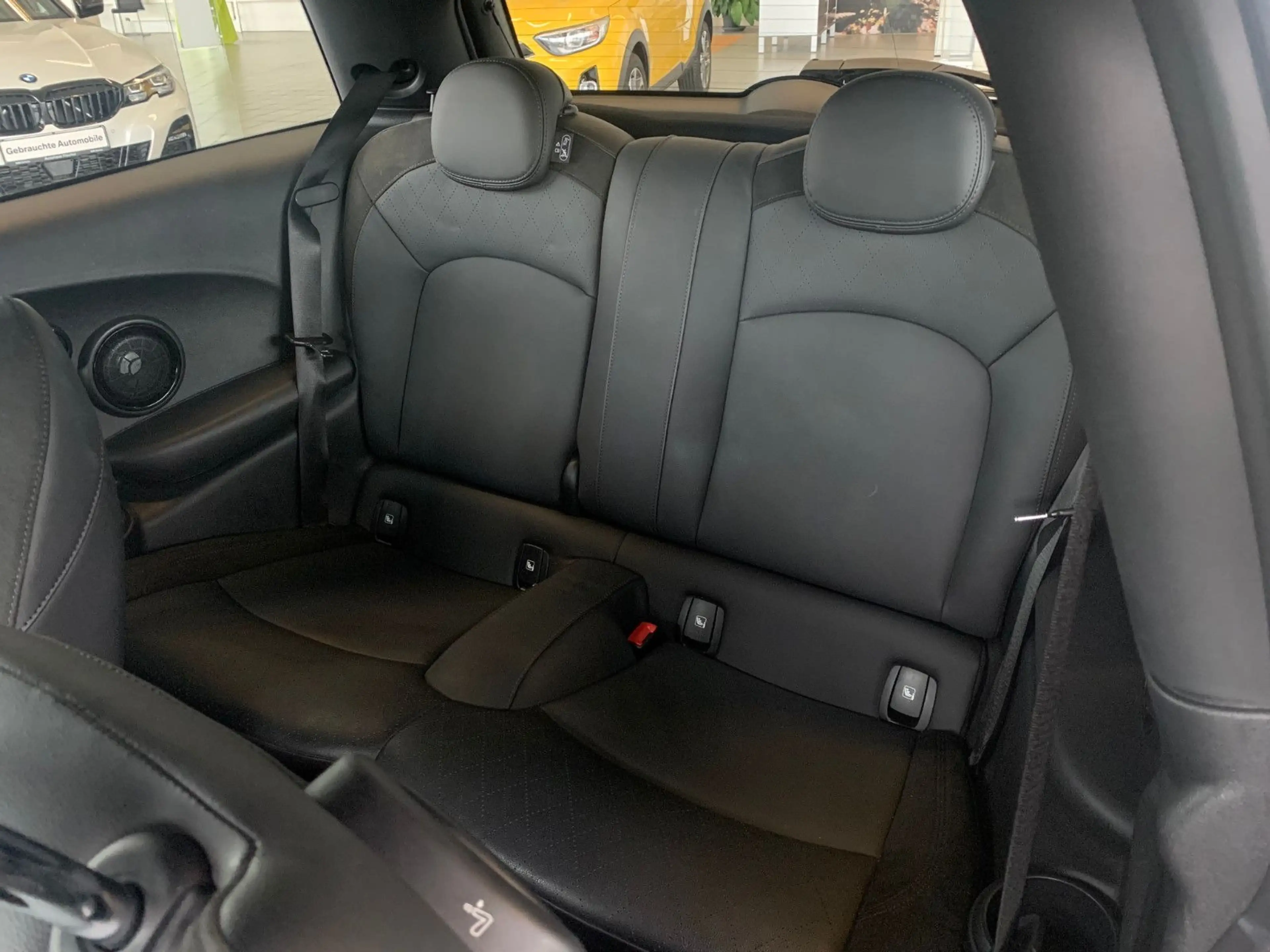 MINI Cooper SE Trim L — photo 11