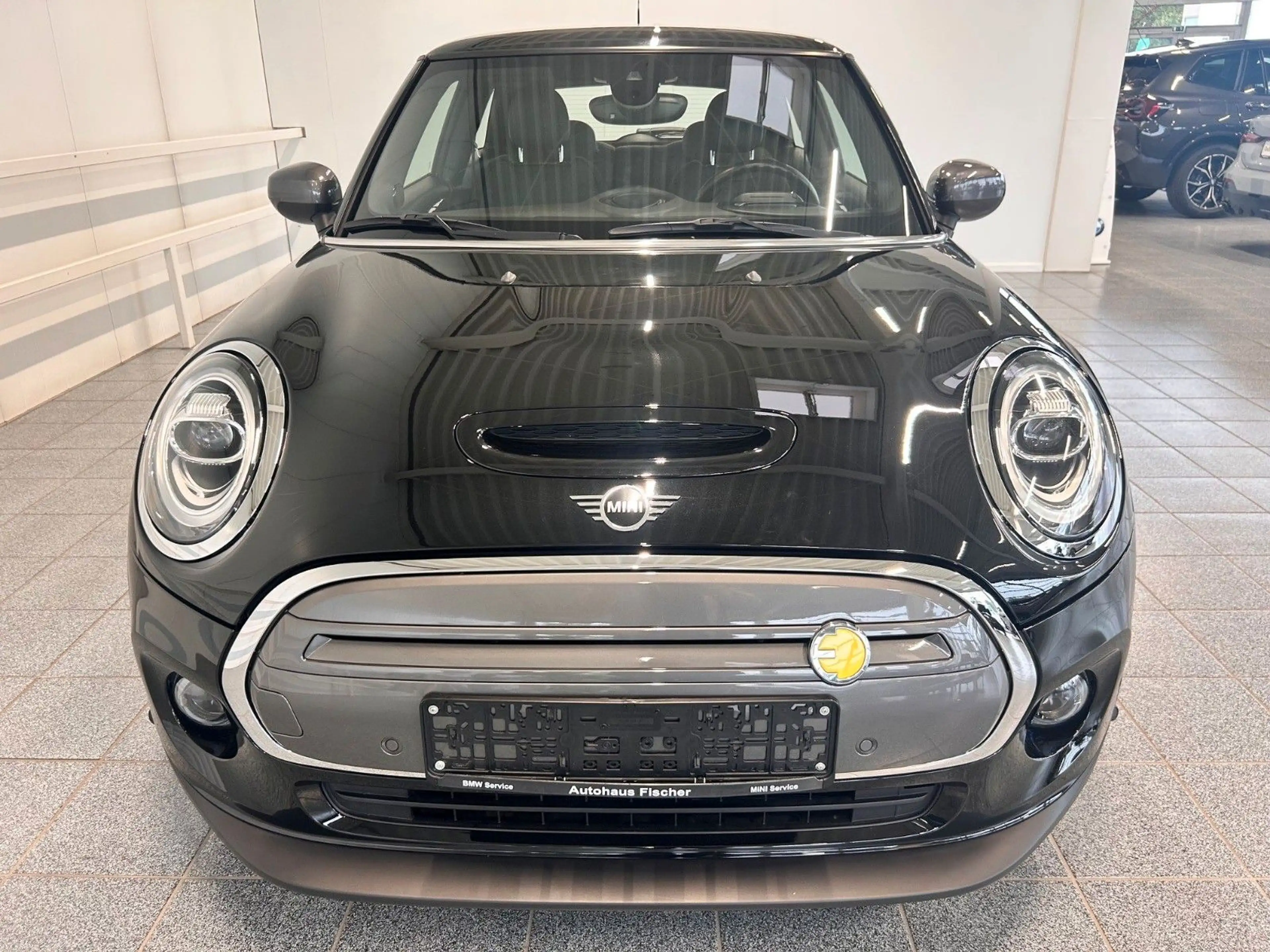 MINI Cooper SE Trim L — photo 5
