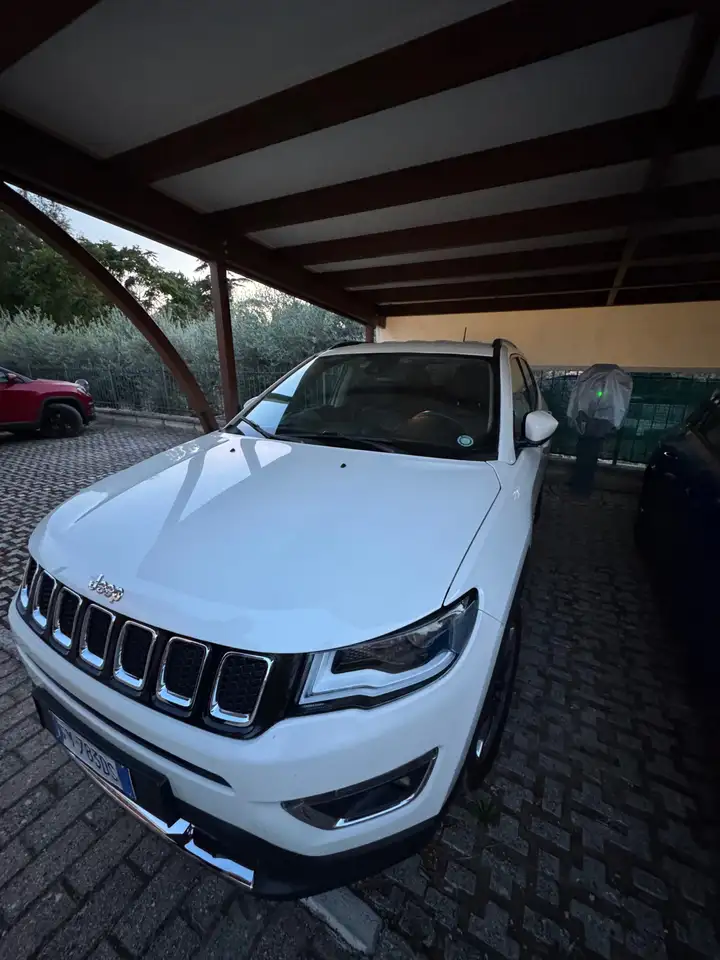 Jeep Compass Limited — photo 1 of 7