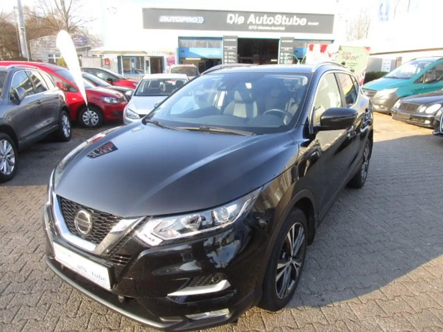Nissan Qashqai Visia mit fast Vollausst. Leder-Klima-Panorama-Alu Schwarz - 1