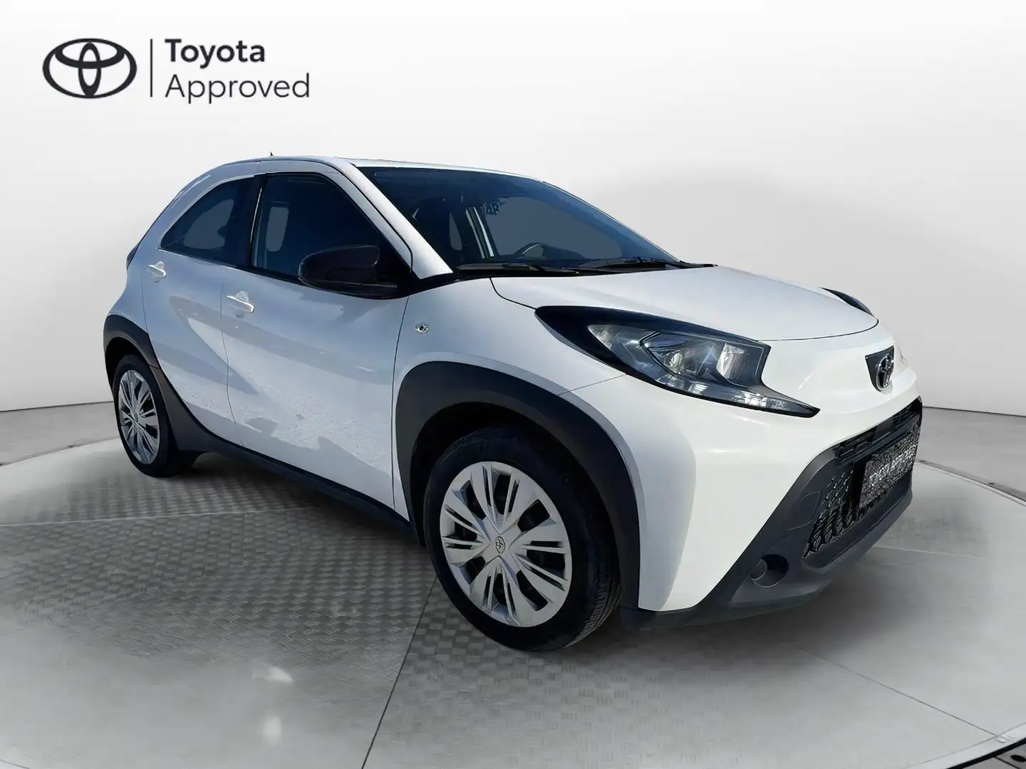 Toyota Aygo X Aygo X 1.0 VVT-i 72 CV 5 porte Active Bianco - 2