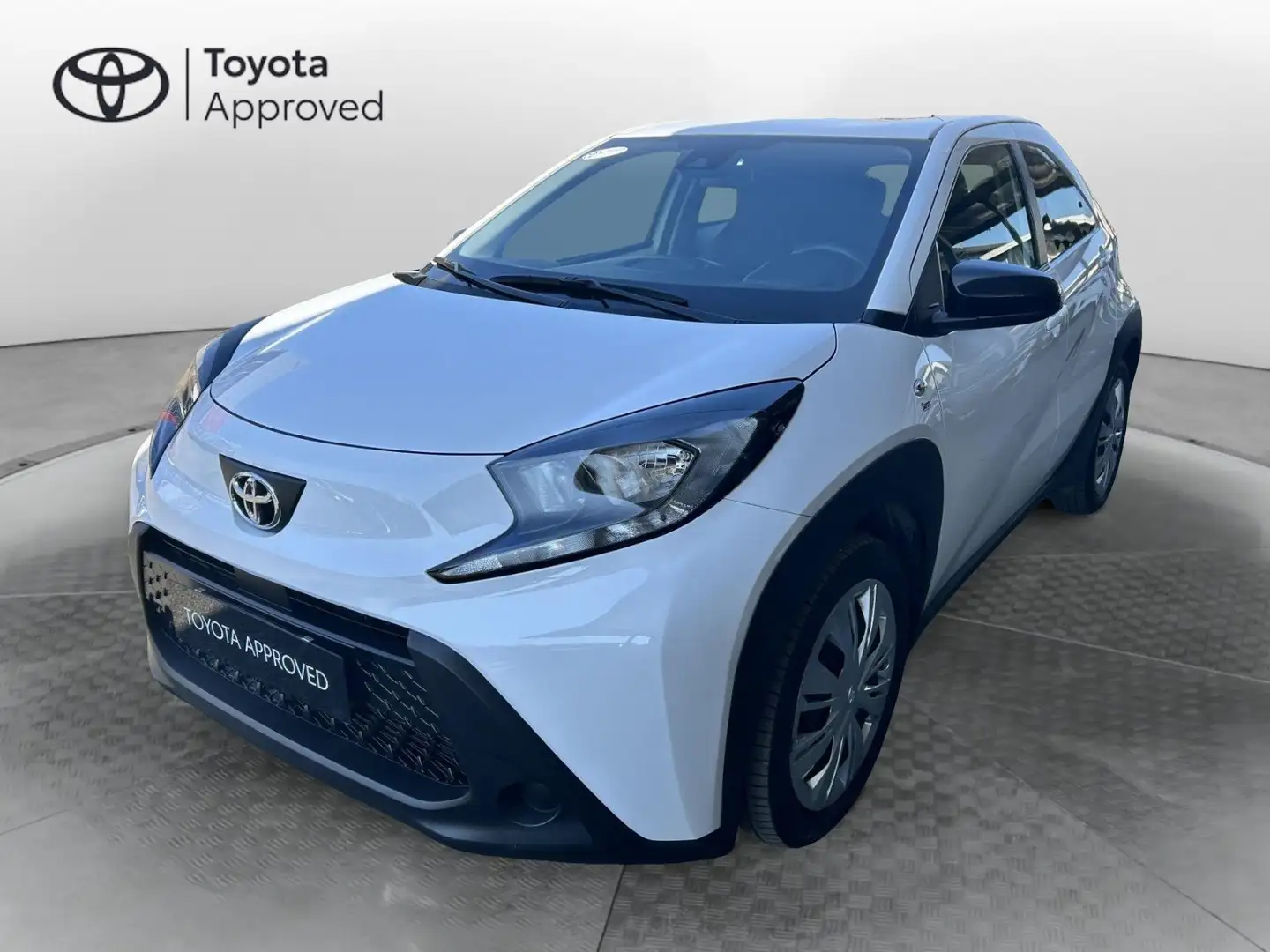 Toyota Aygo X Aygo X 1.0 VVT-i 72 CV 5 porte Active Bianco - 1