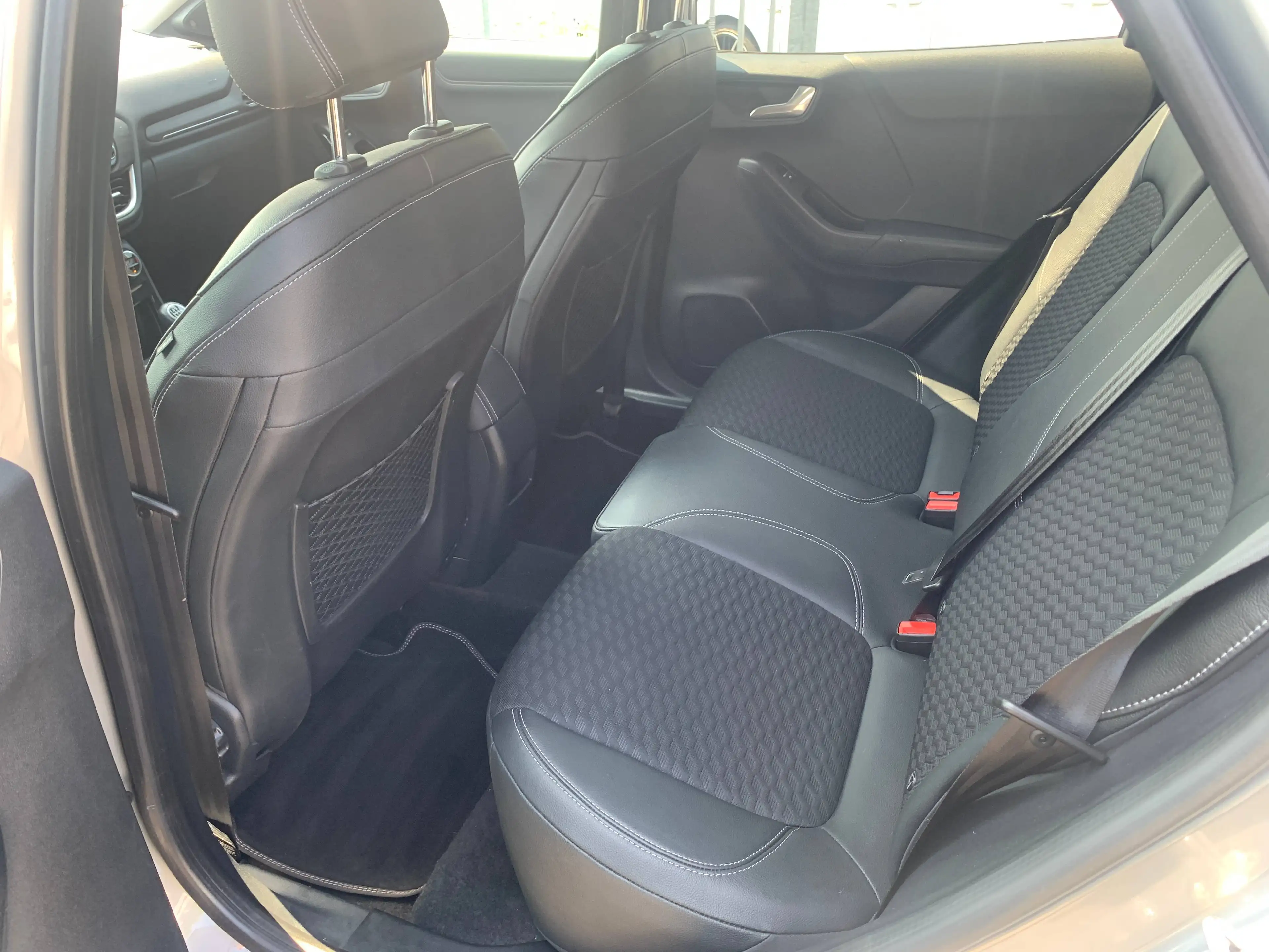 Ford Puma Titanium X Massagesitze-B&O Soundsystem-Kamera-v.Assistenten-T-Leder-Alu 18"-AHK-Top — photo 13