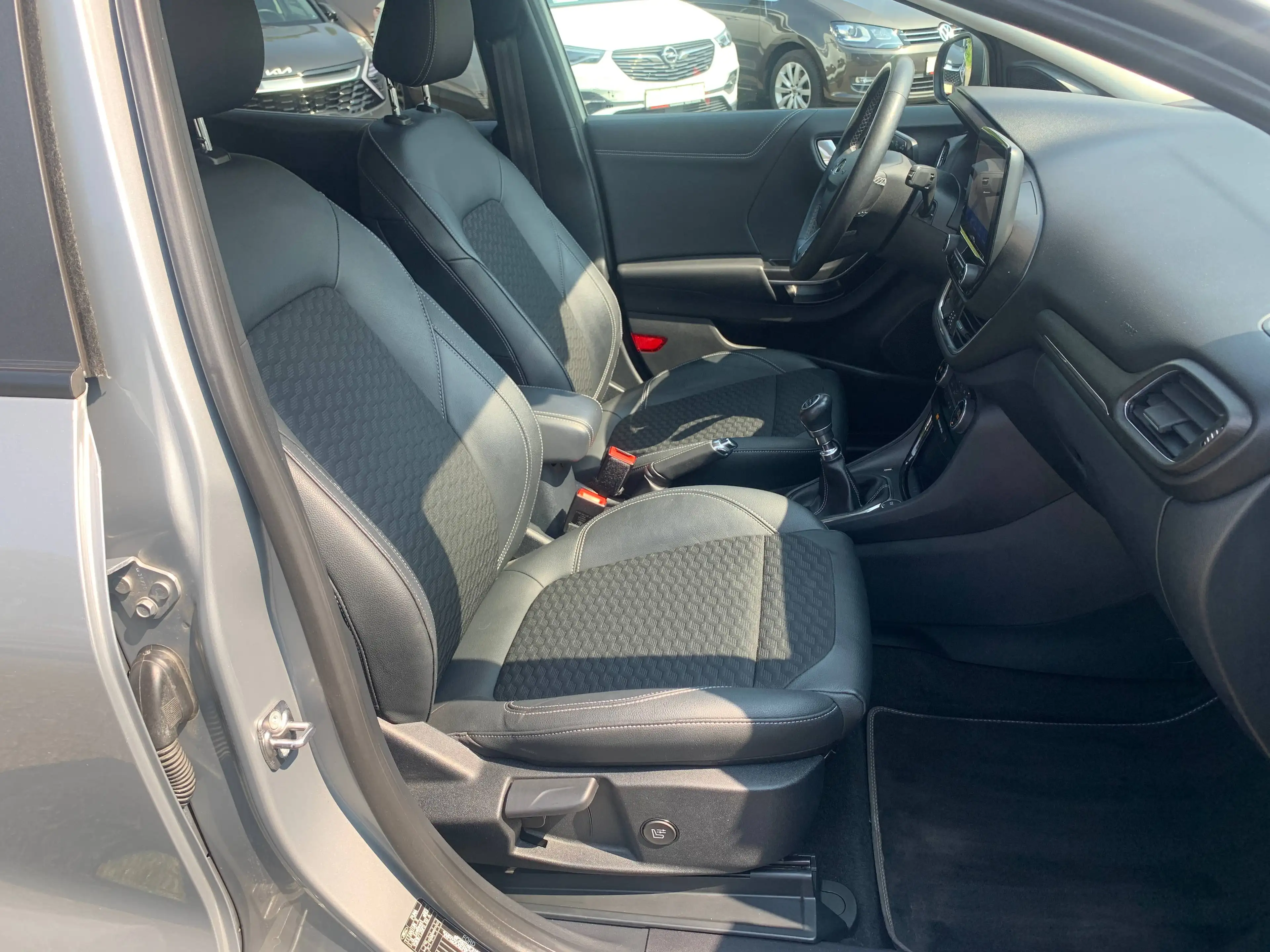 Ford Puma Titanium X Massagesitze-B&O Soundsystem-Kamera-v.Assistenten-T-Leder-Alu 18"-AHK-Top — photo 11