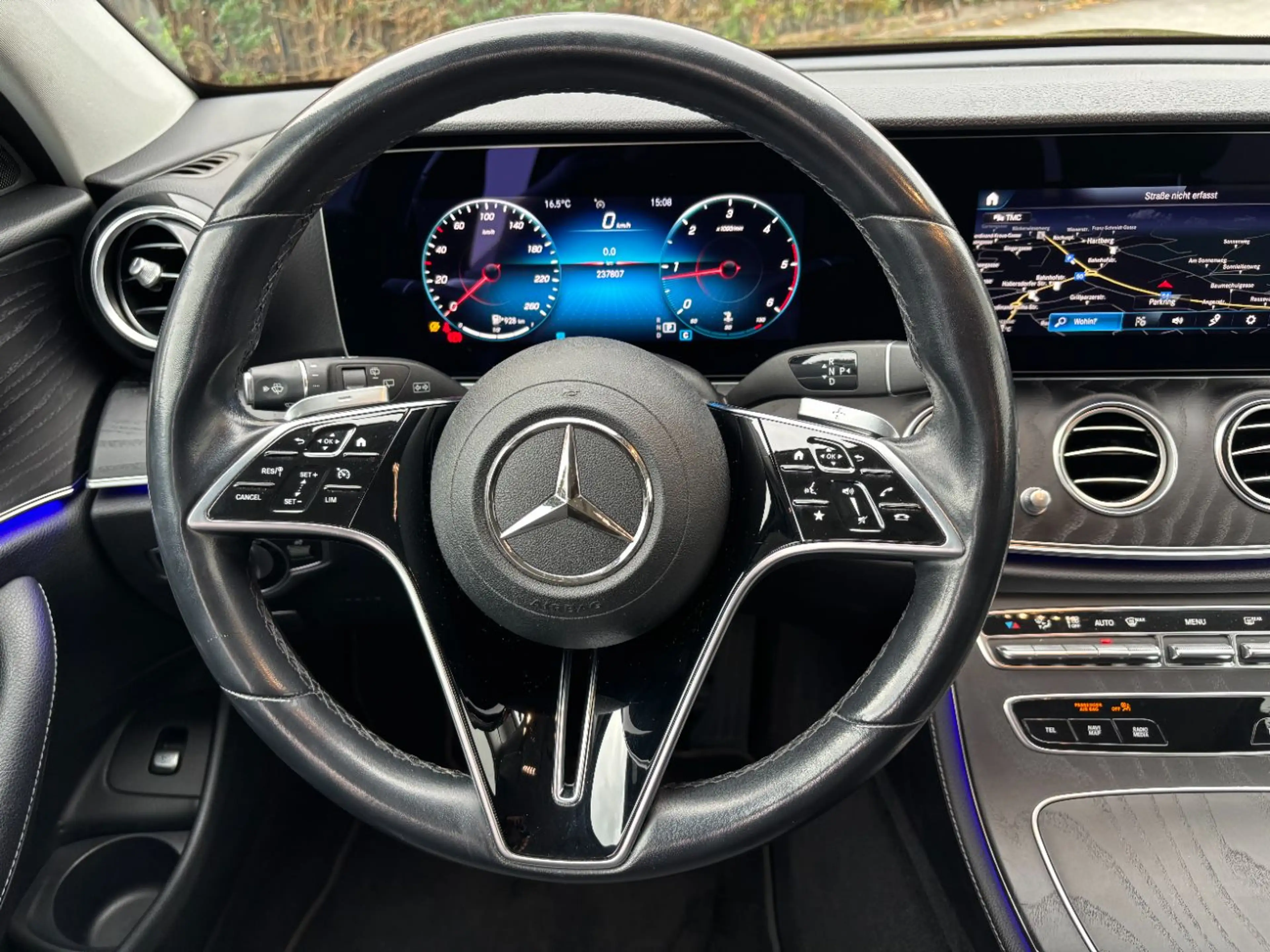Mercedes-Benz E 220 d 4MATIC T-Modell Austria Edition RKam — photo 11