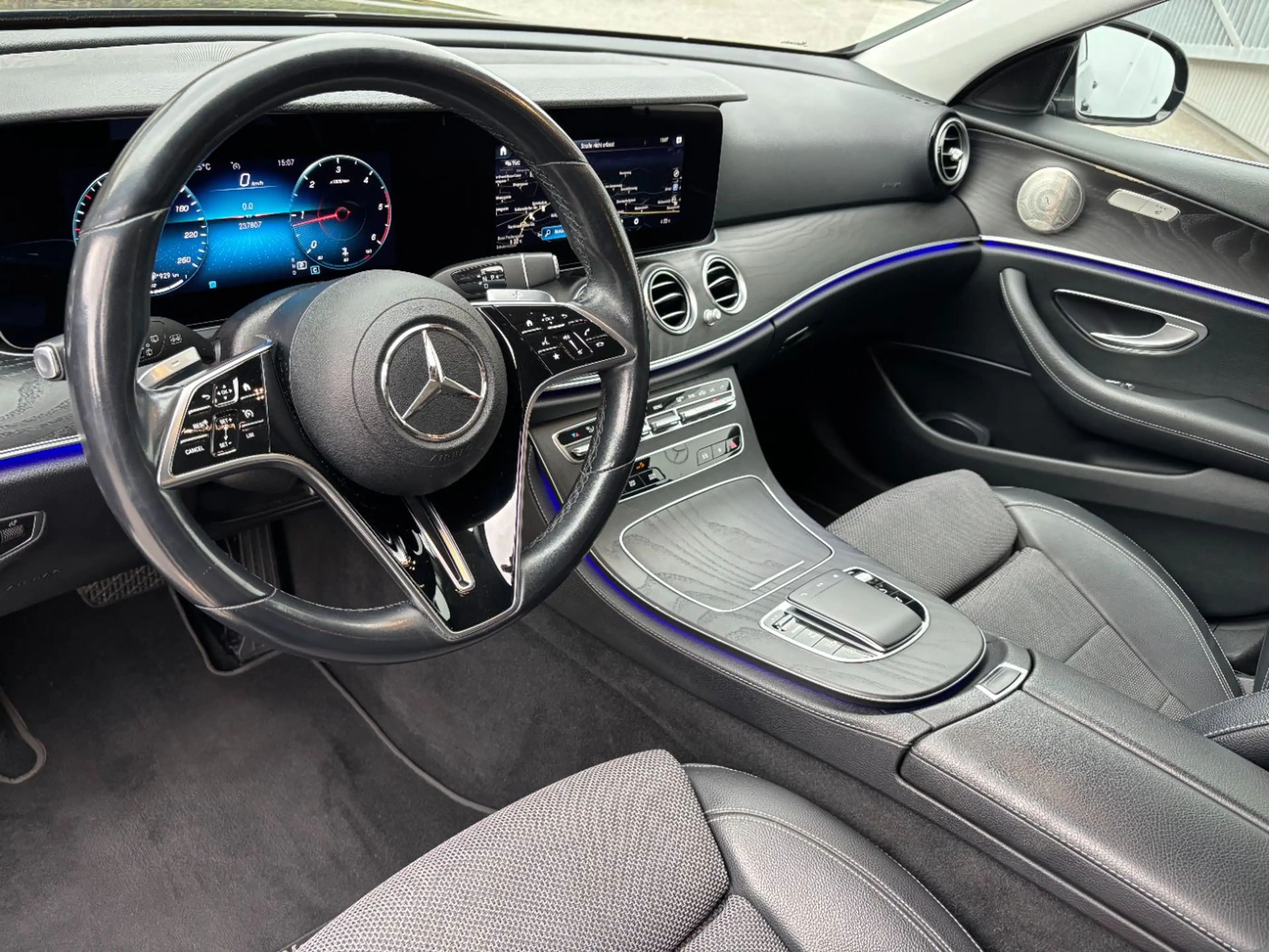 Mercedes-Benz E 220 d 4MATIC T-Modell Austria Edition RKam — photo 7