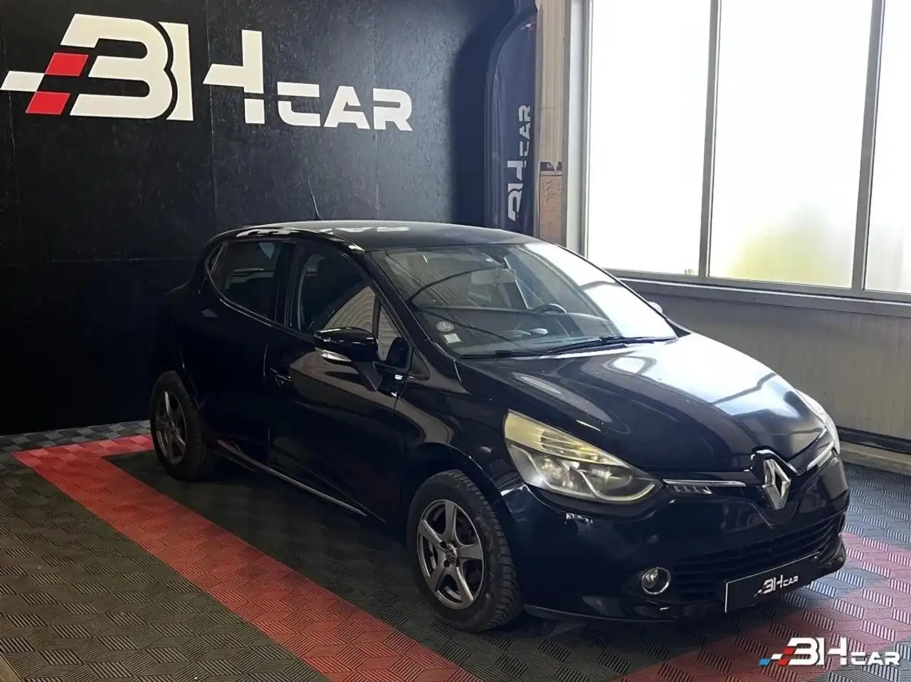 Renault Clio IV 1.2 75 ZEN â ESSENCE â 2014 - IdÃ