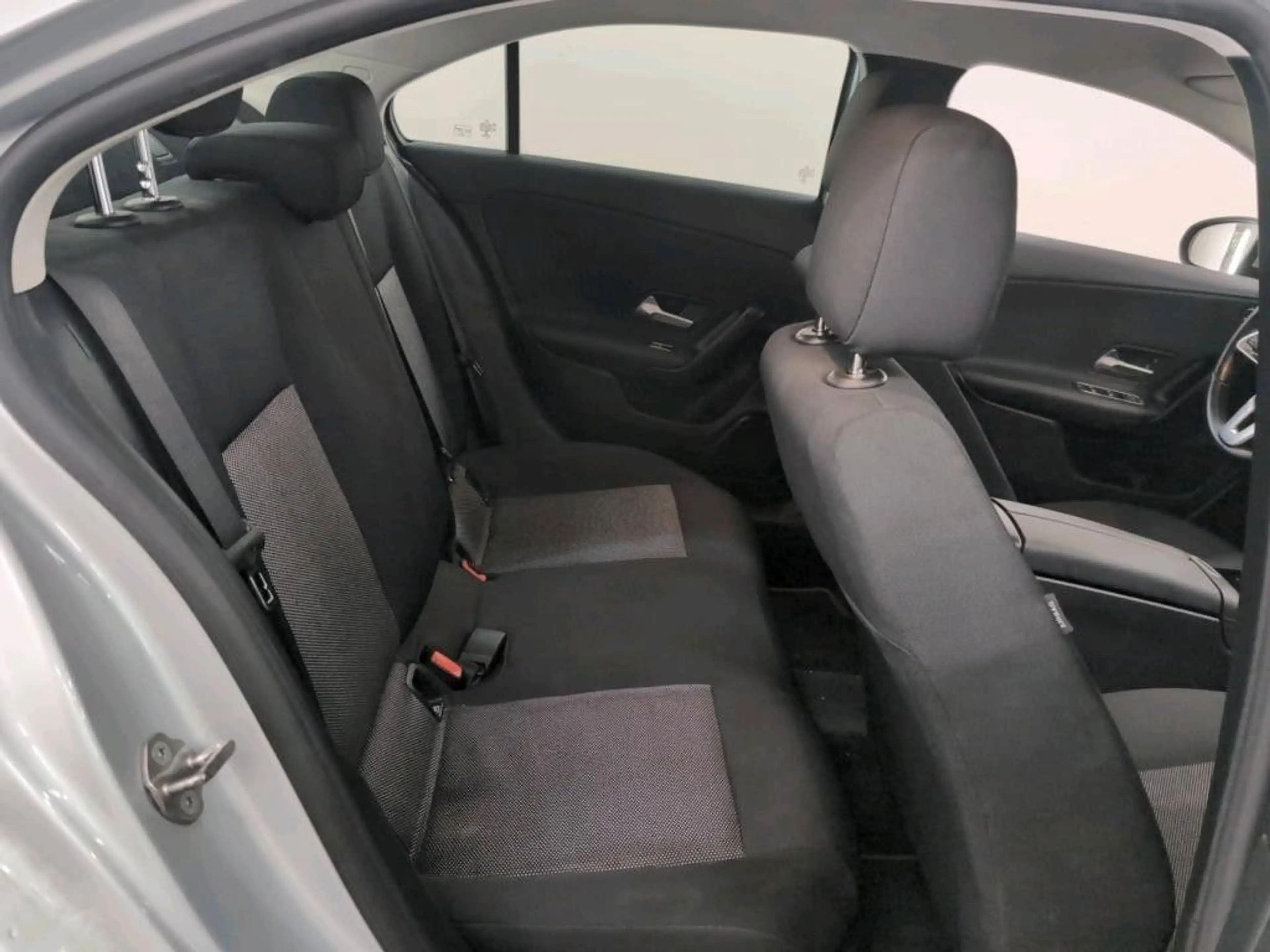 Mercedes-Benz A 180 2.0 A 180 D BUSINESS SOLUTION — photo 9