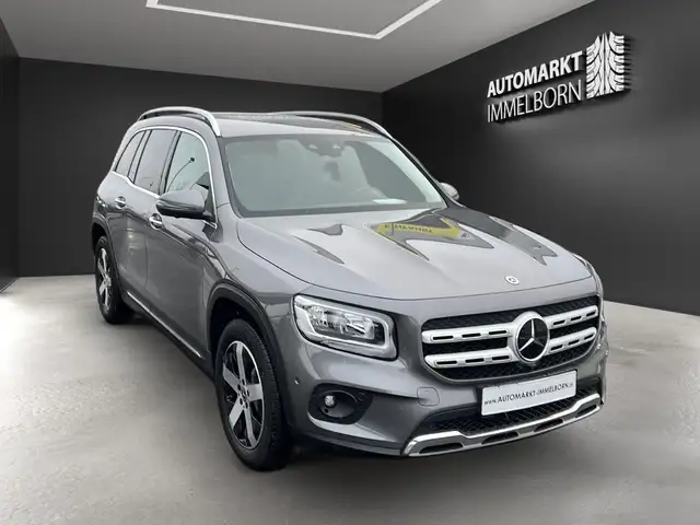 Mercedes-Benz GLB view 2