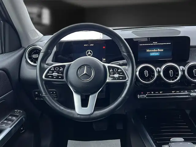 Mercedes-Benz GLB view 14